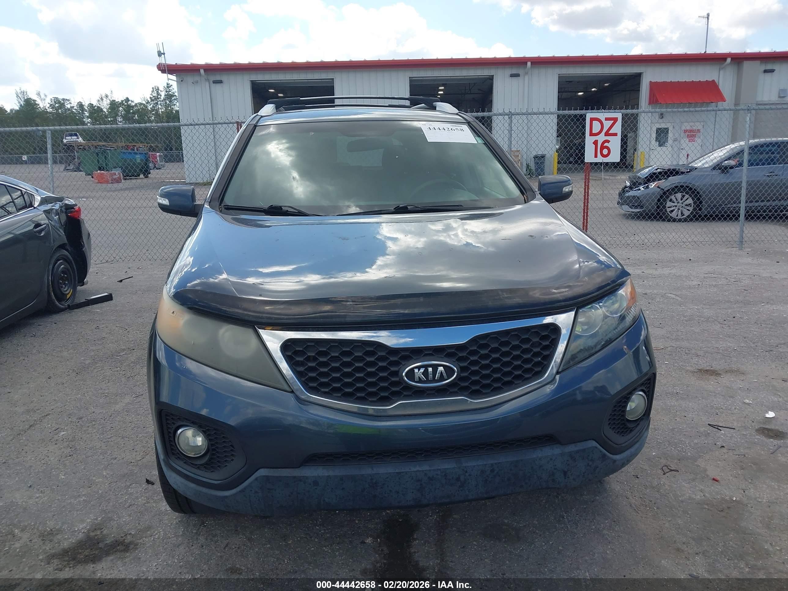 KIA SORENTO image 6