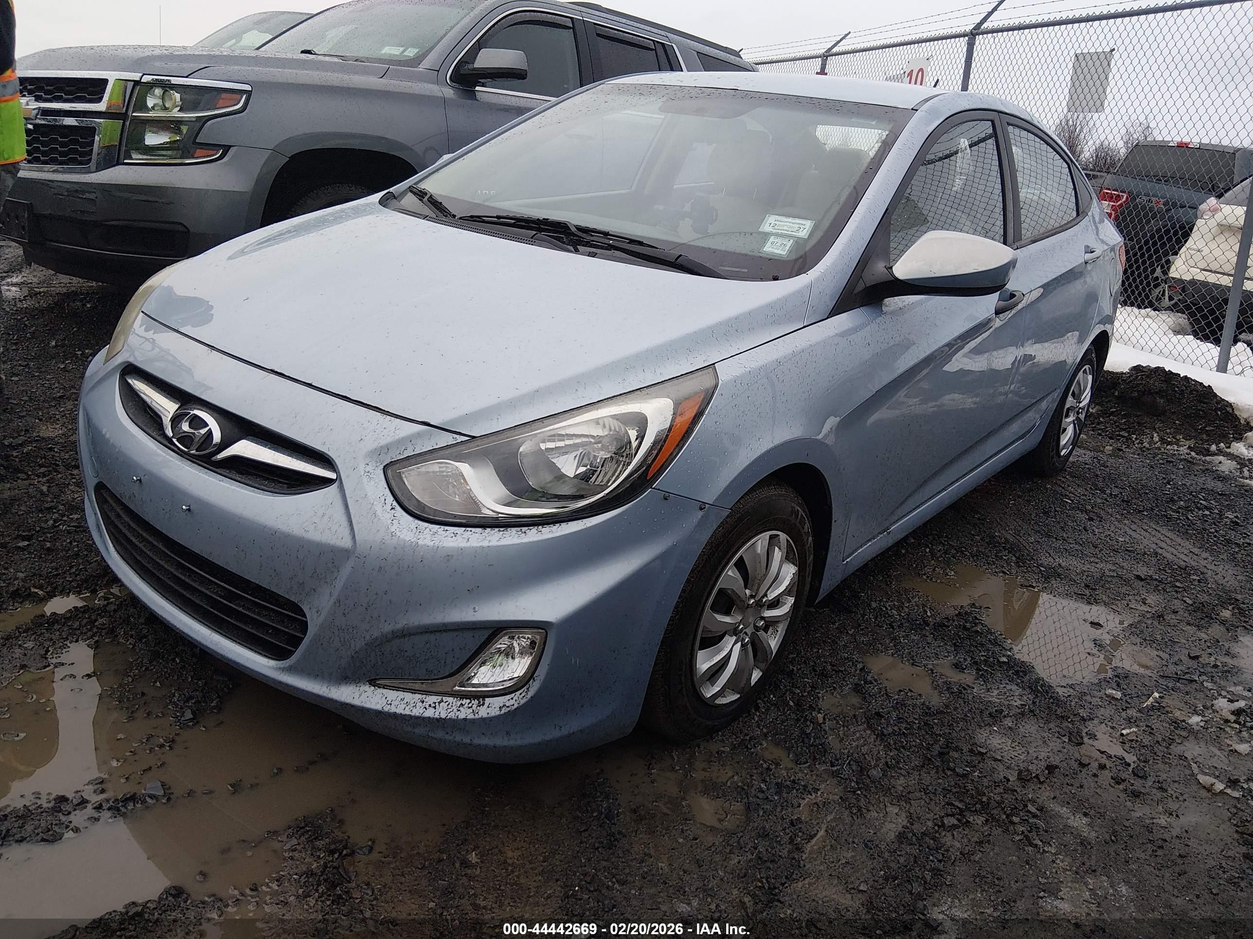 HYUNDAI ACCENT image 2