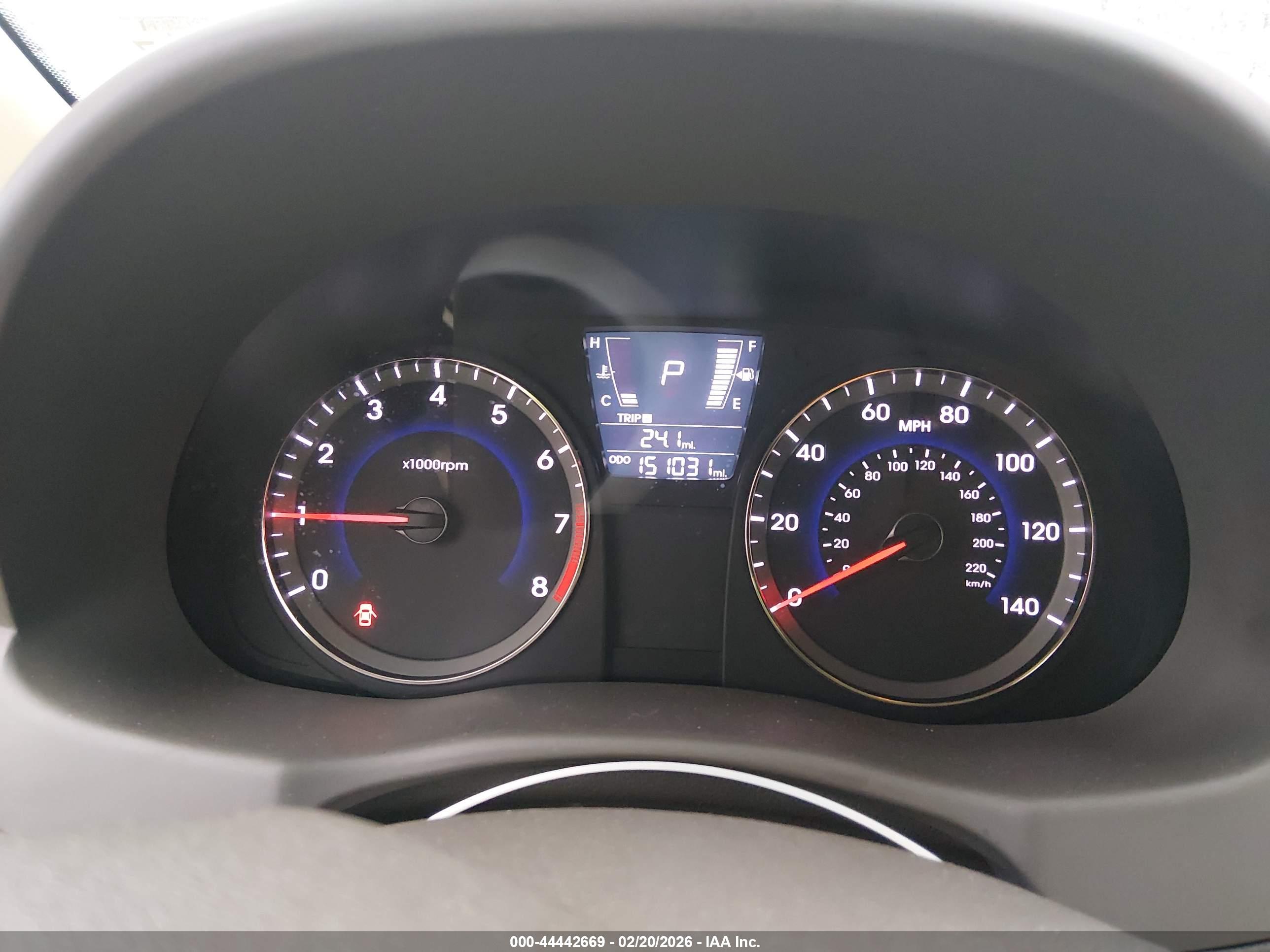 HYUNDAI ACCENT image 7
