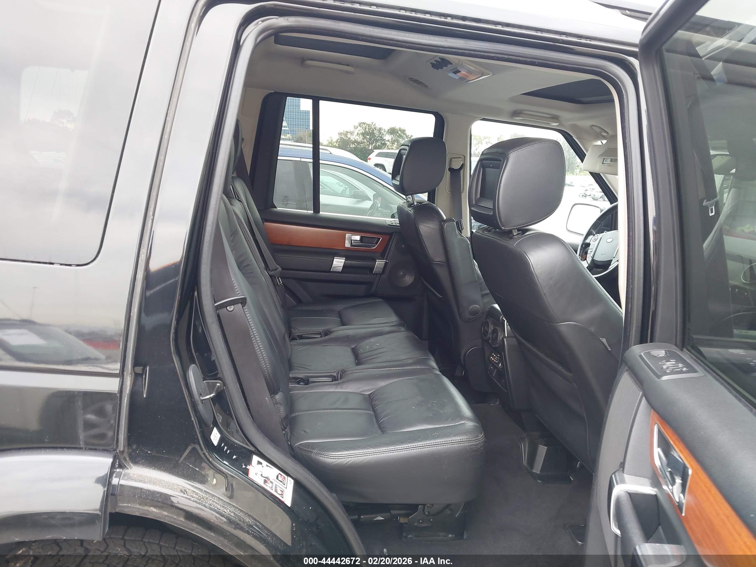 LAND ROVER image 8