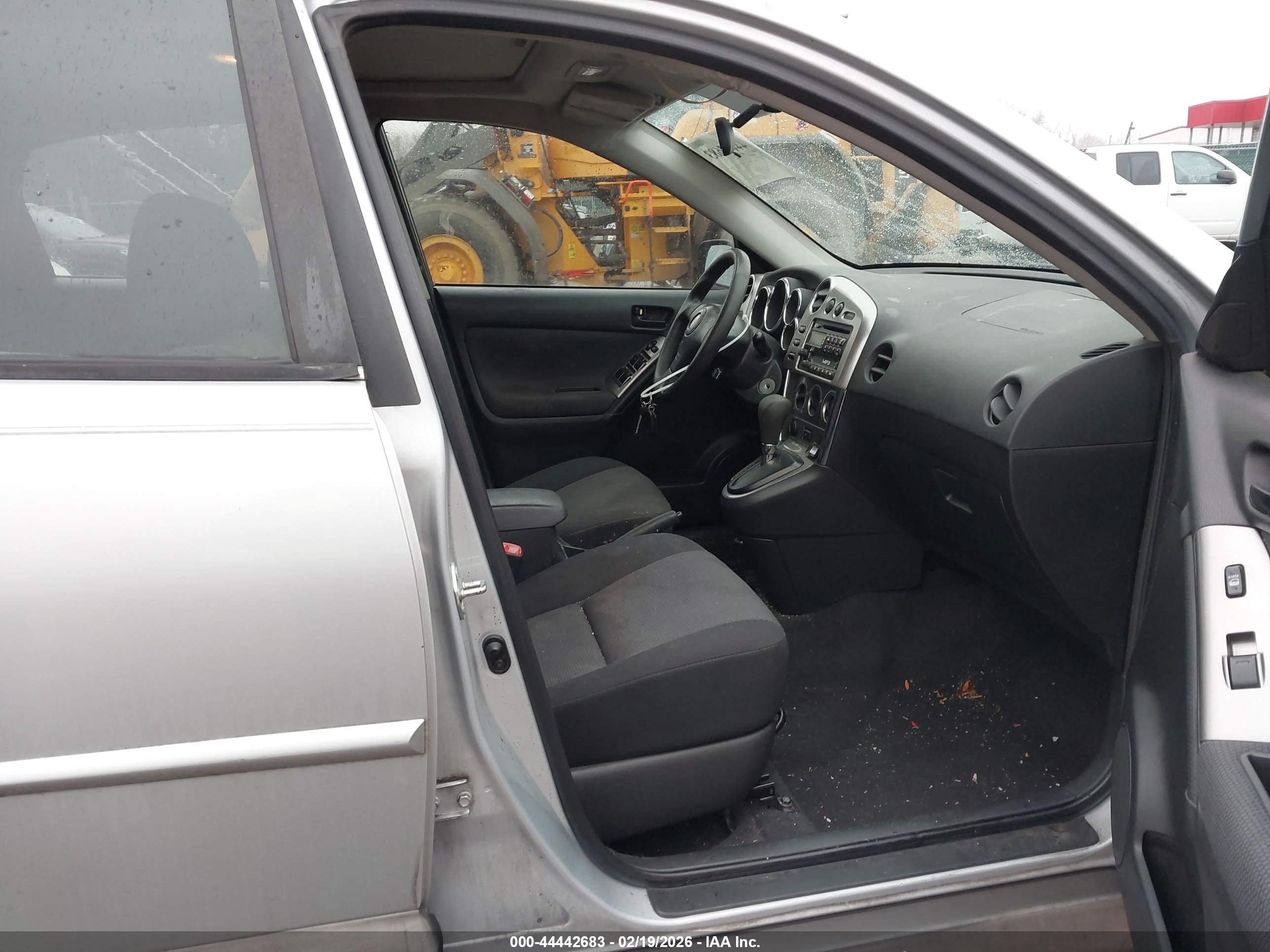 PONTIAC VIBE image 5
