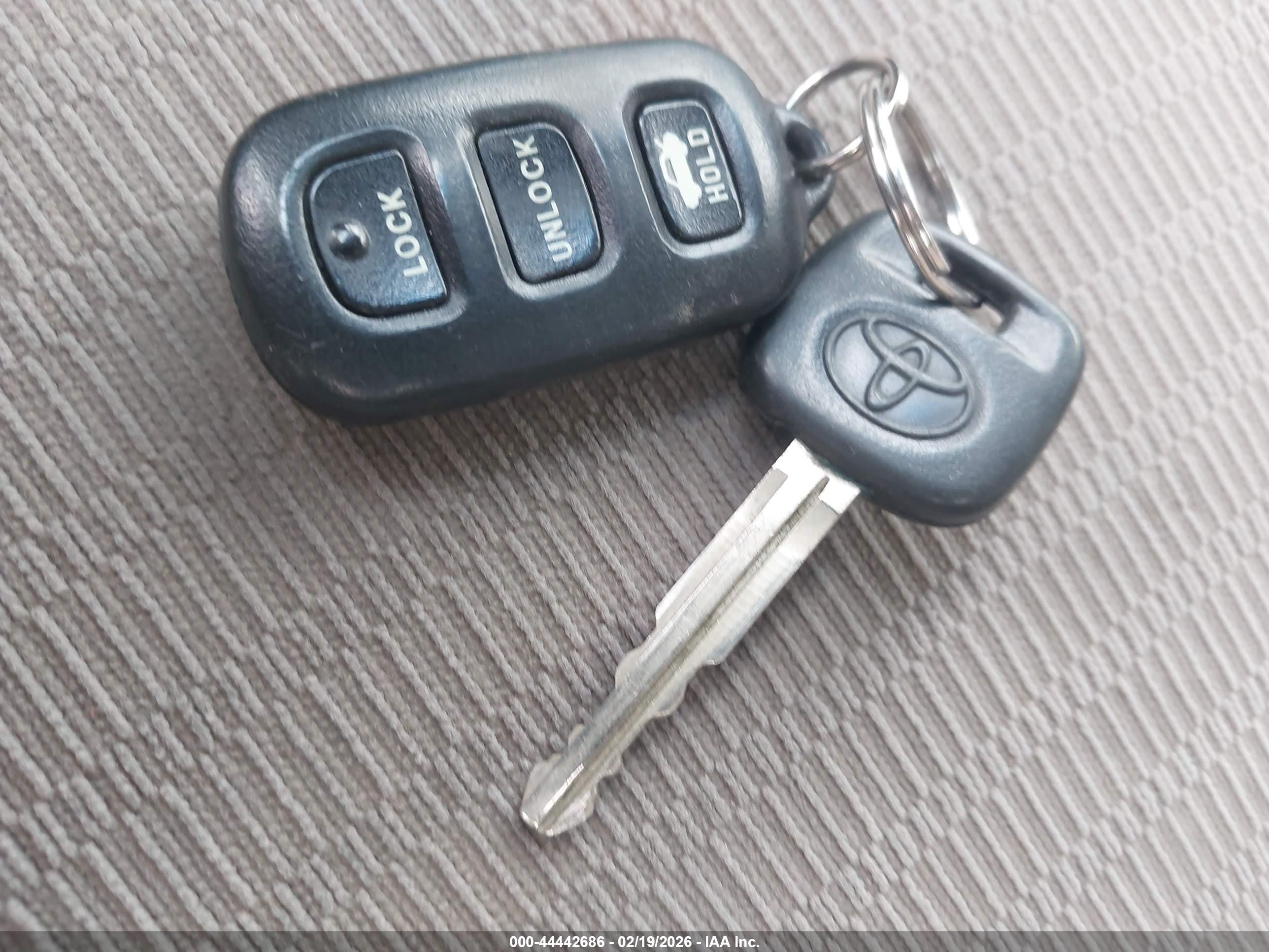 TOYOTA CAMRY image 11
