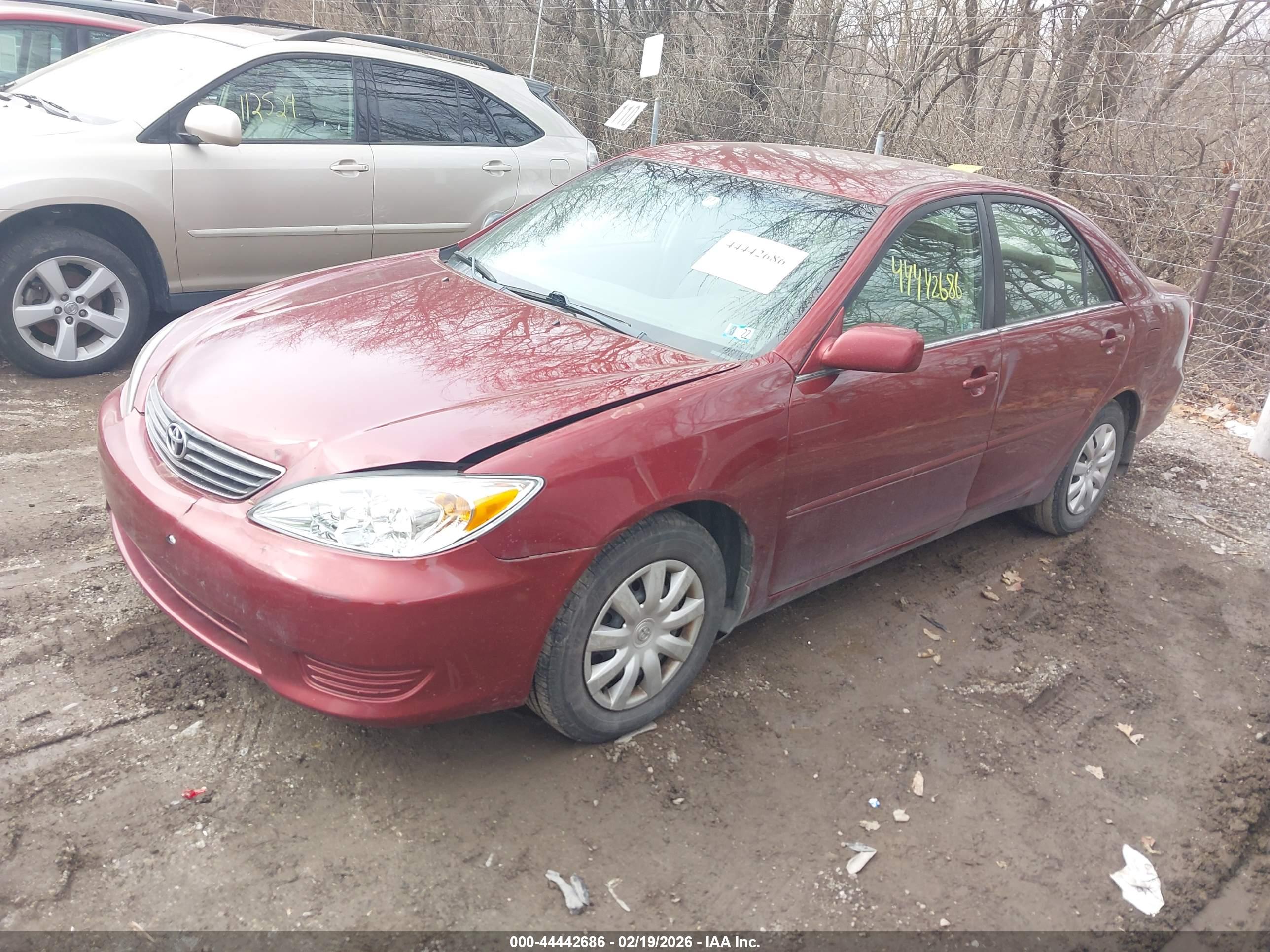TOYOTA CAMRY image 2
