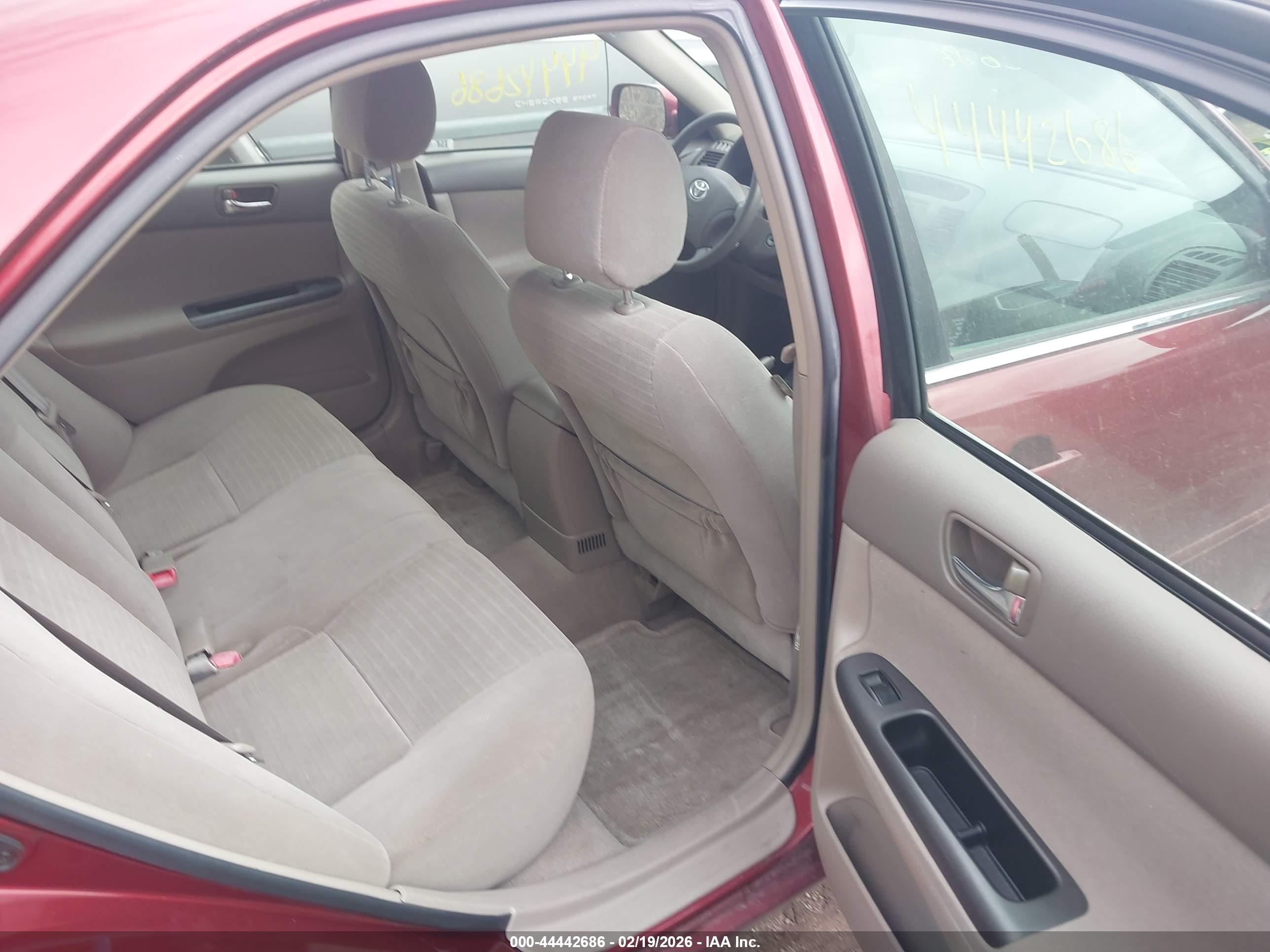 TOYOTA CAMRY image 8