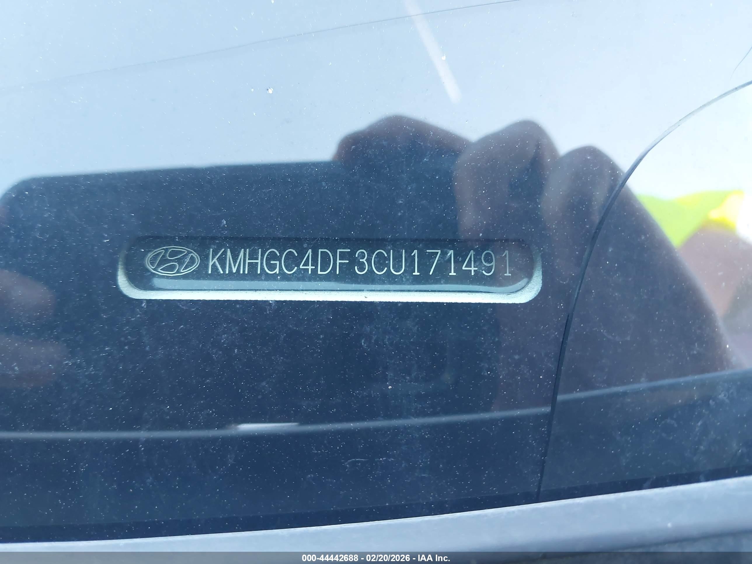 HYUNDAI GENESIS image 9