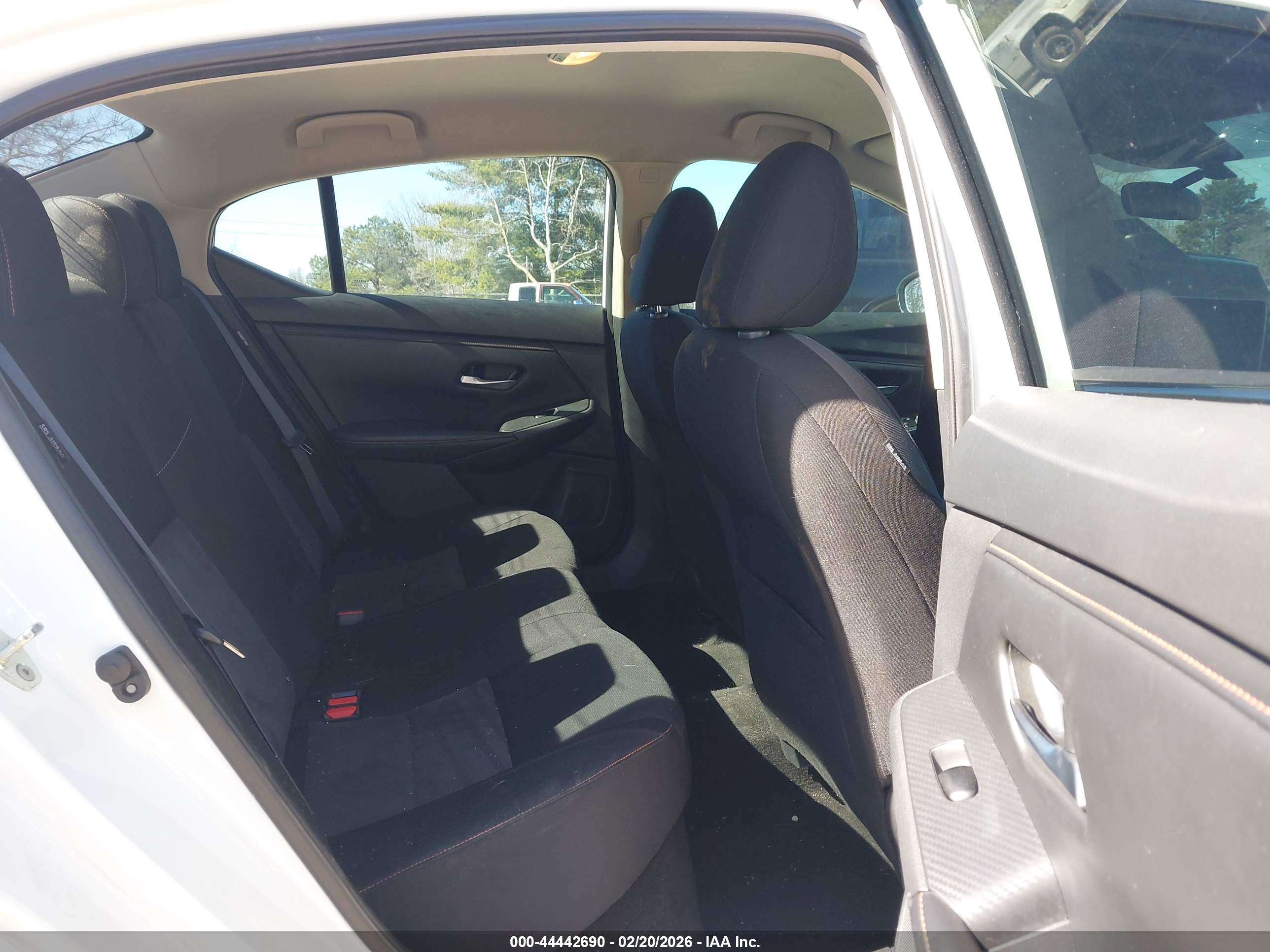 NISSAN SENTRA image 8