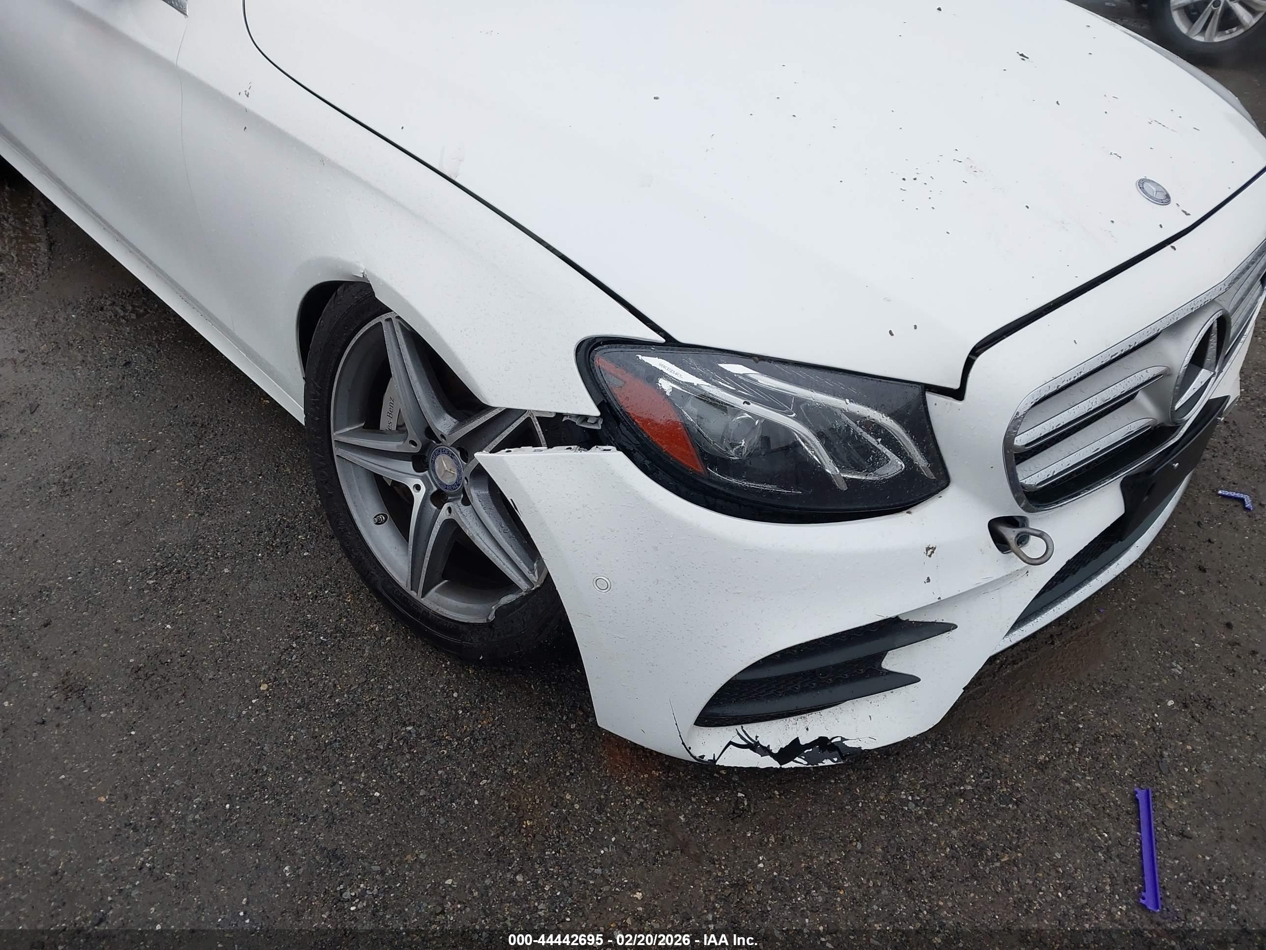 MERCEDES-BENZ E image 6