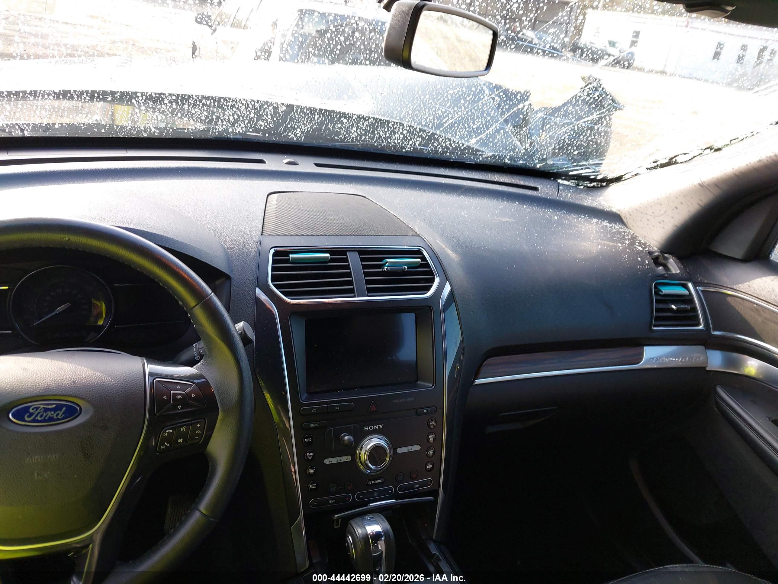 FORD EXPLORER image 5