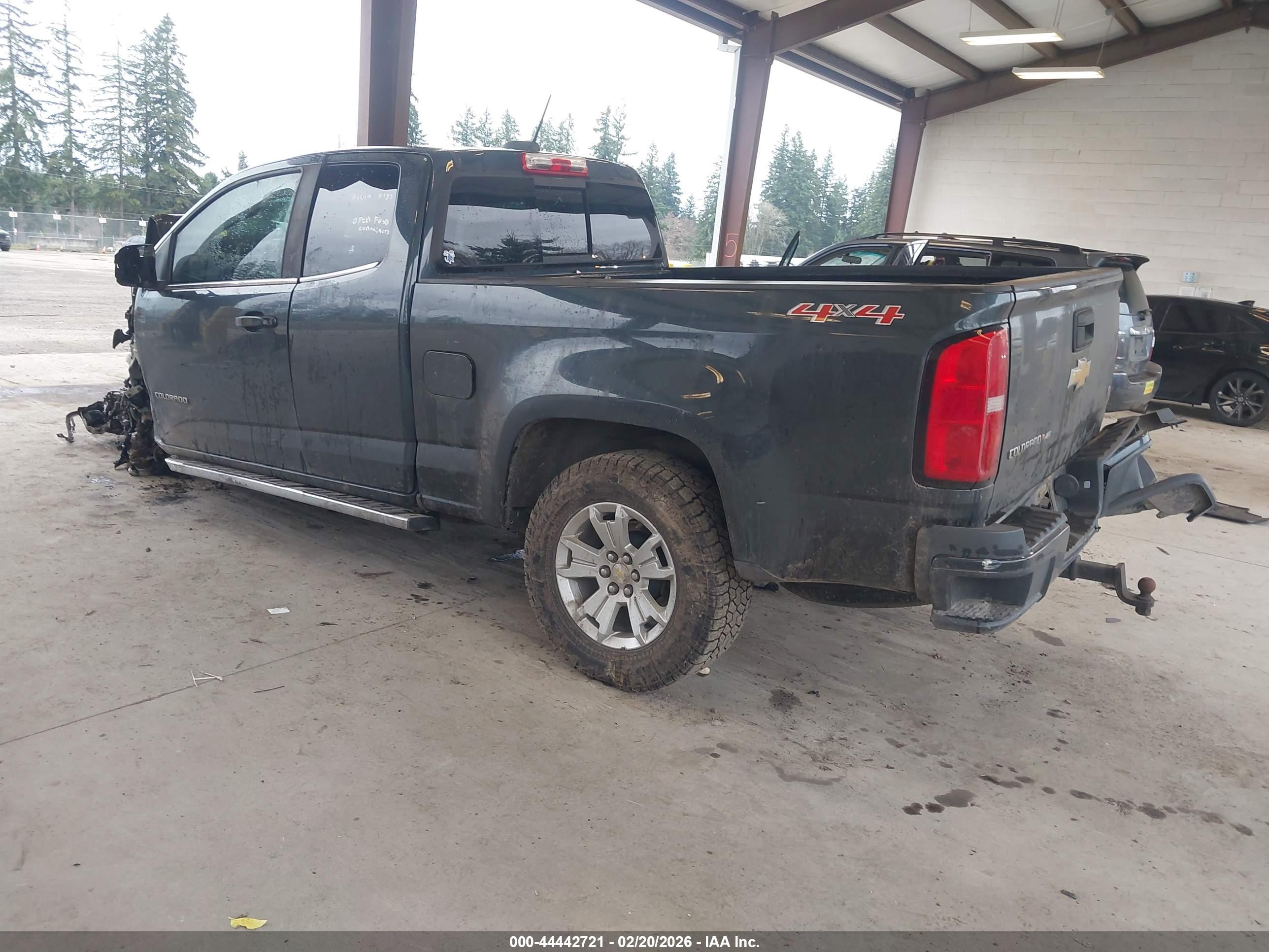 CHEVROLET COLORADO image 3