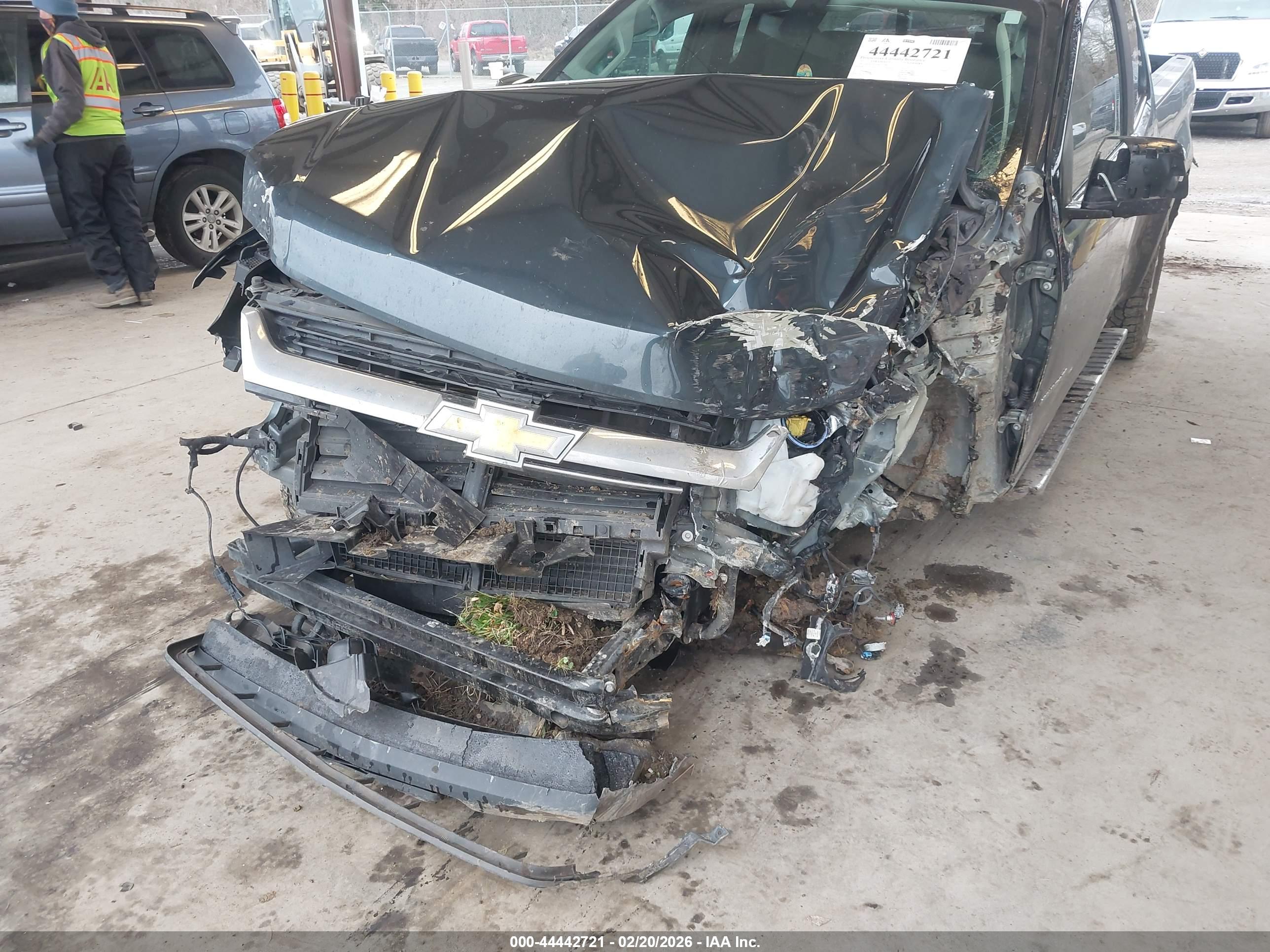 CHEVROLET COLORADO image 6