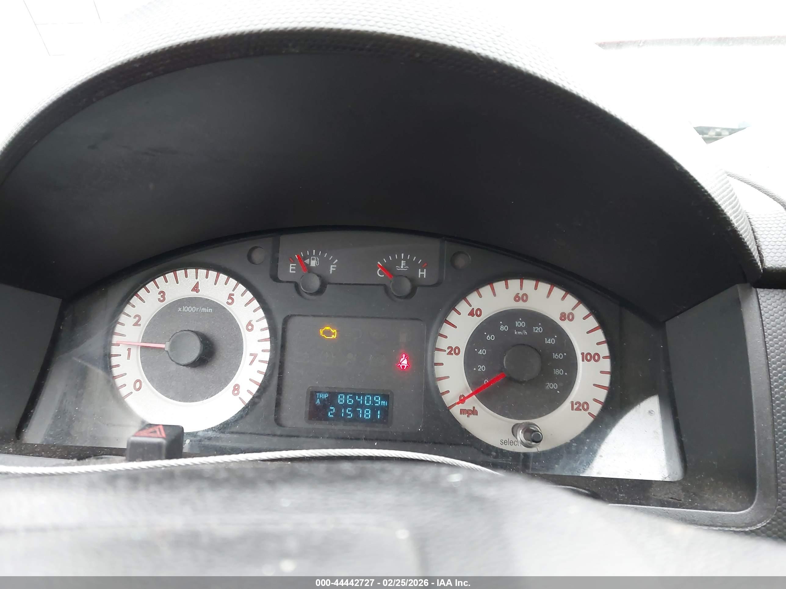 MAZDA TRIBUTE image 7