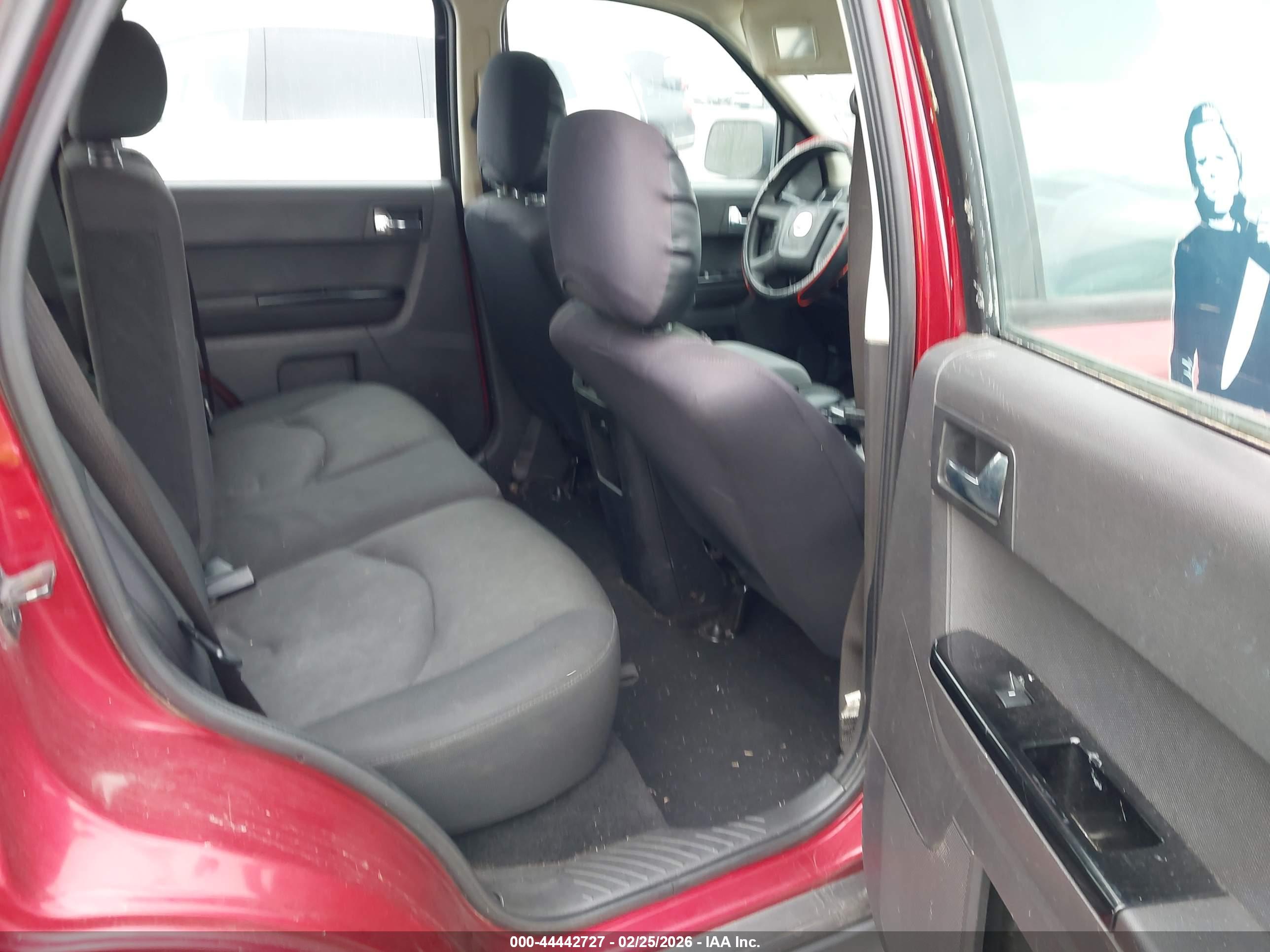 MAZDA TRIBUTE image 8
