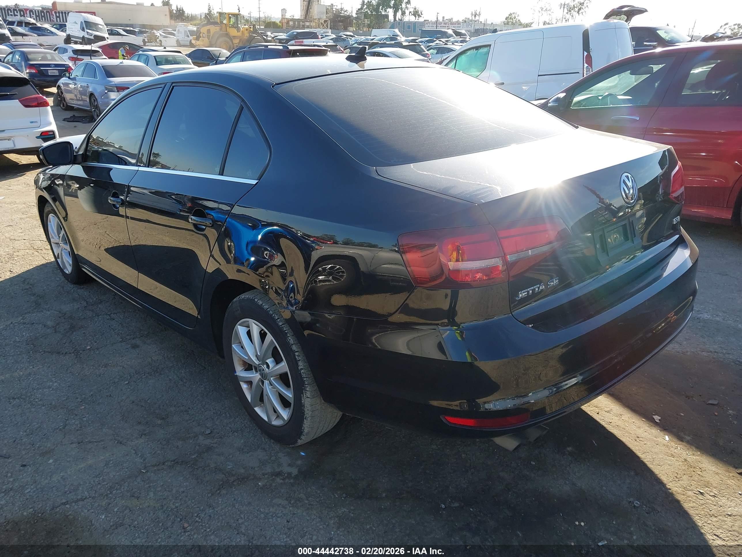 VOLKSWAGEN JETTA image 3