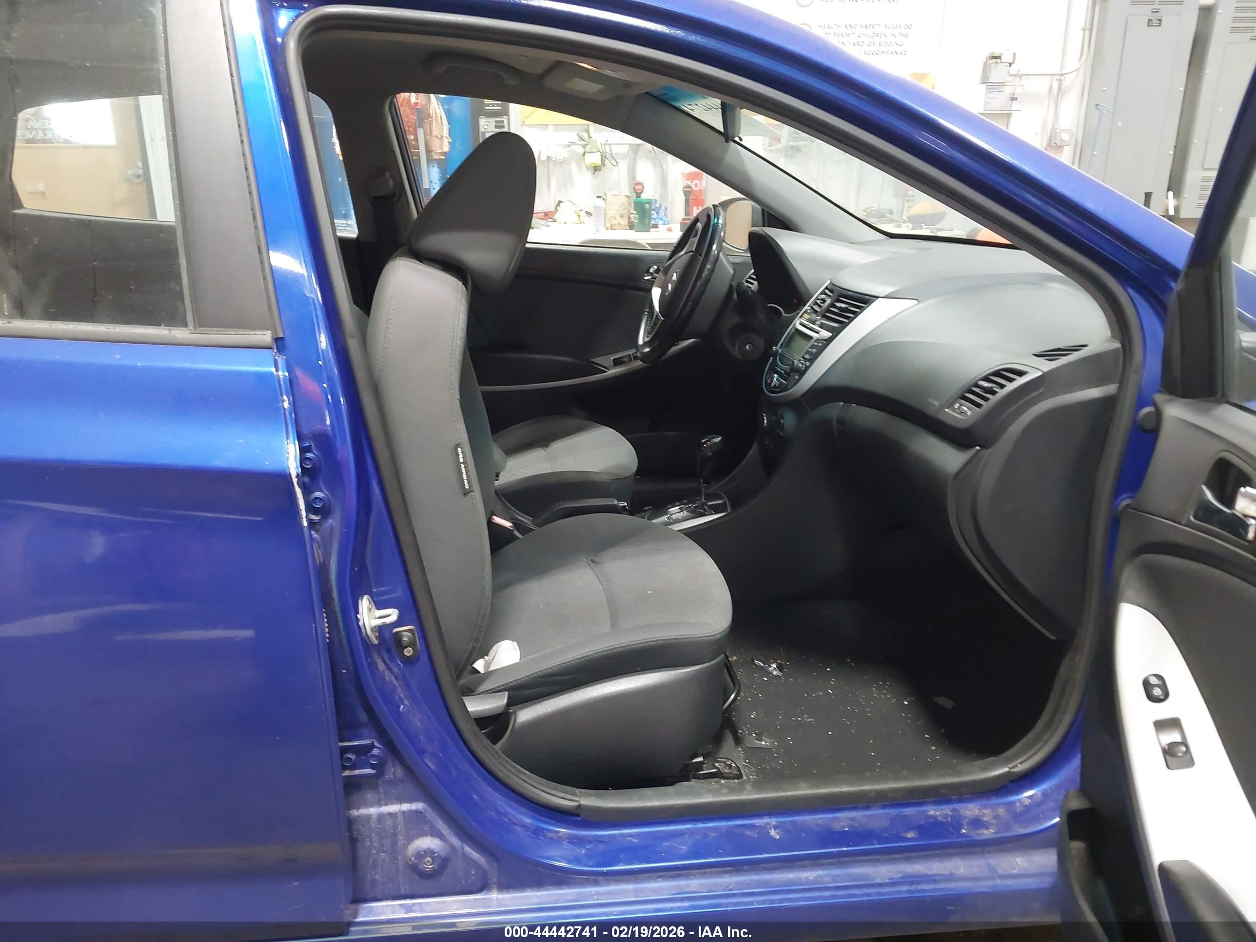 HYUNDAI ACCENT image 5