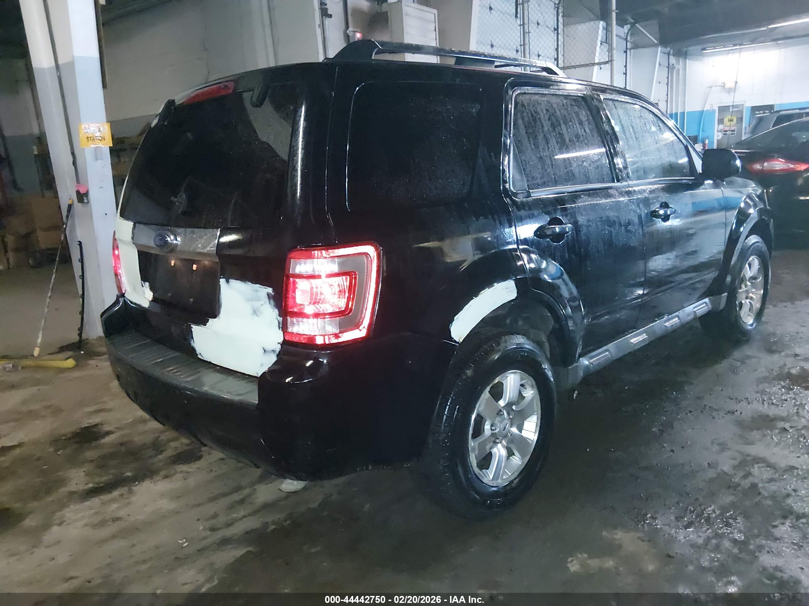 FORD ESCAPE image 4