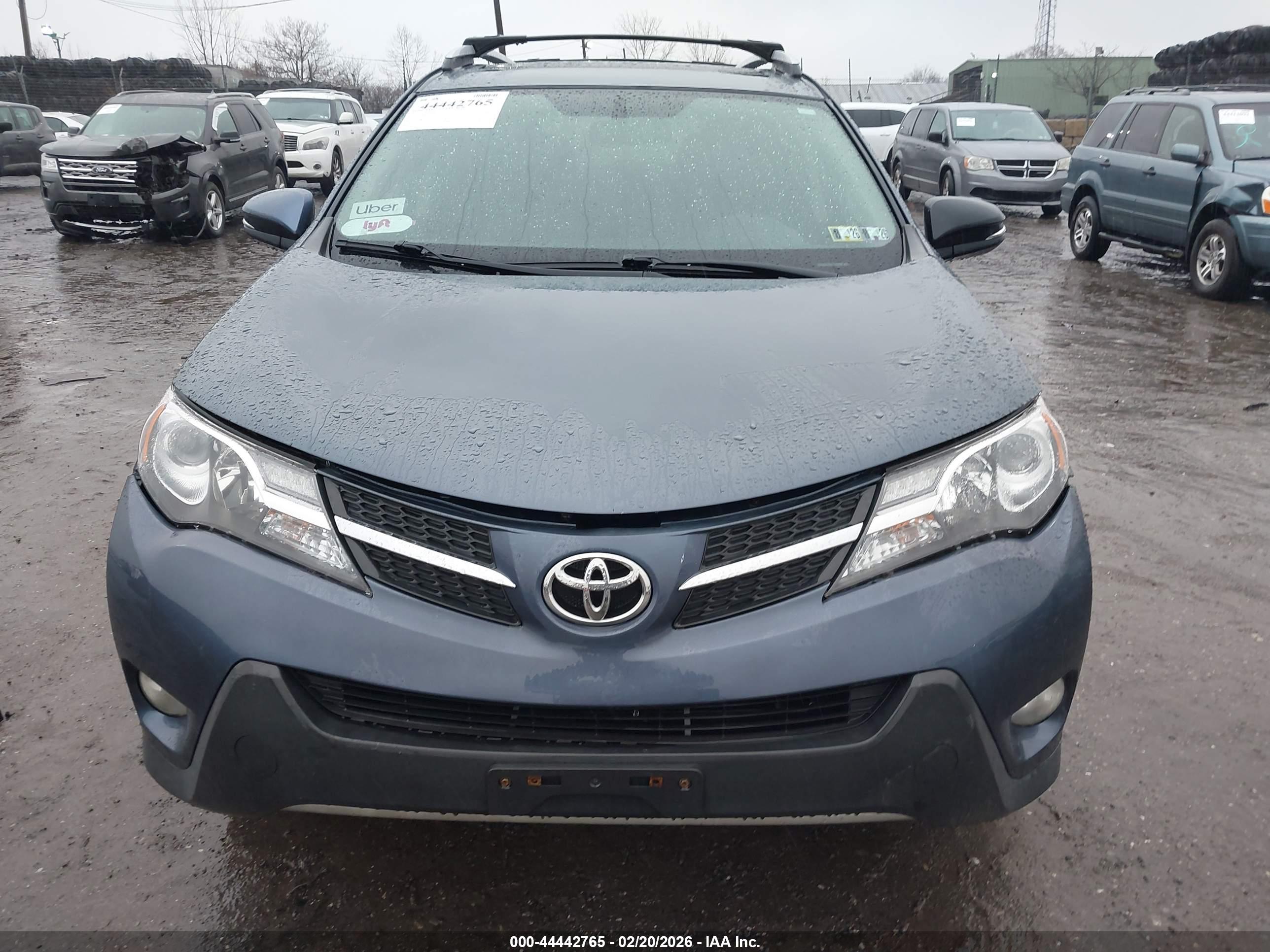 TOYOTA RAV4 image 10