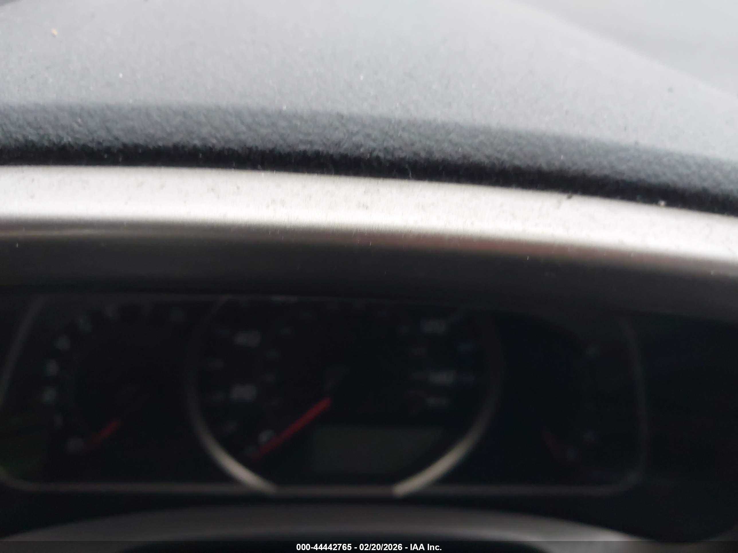 TOYOTA RAV4 image 7