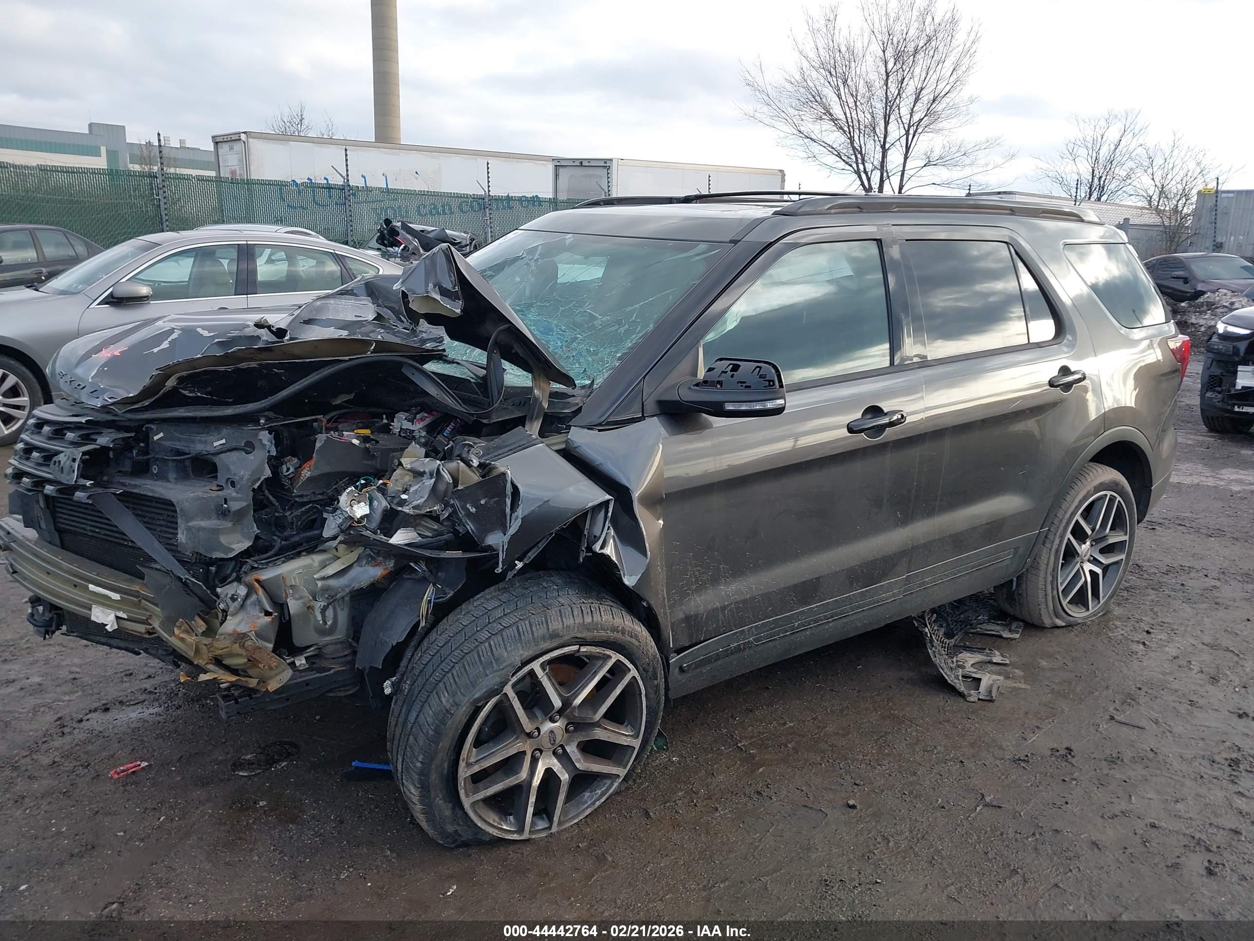 FORD EXPLORER image 2
