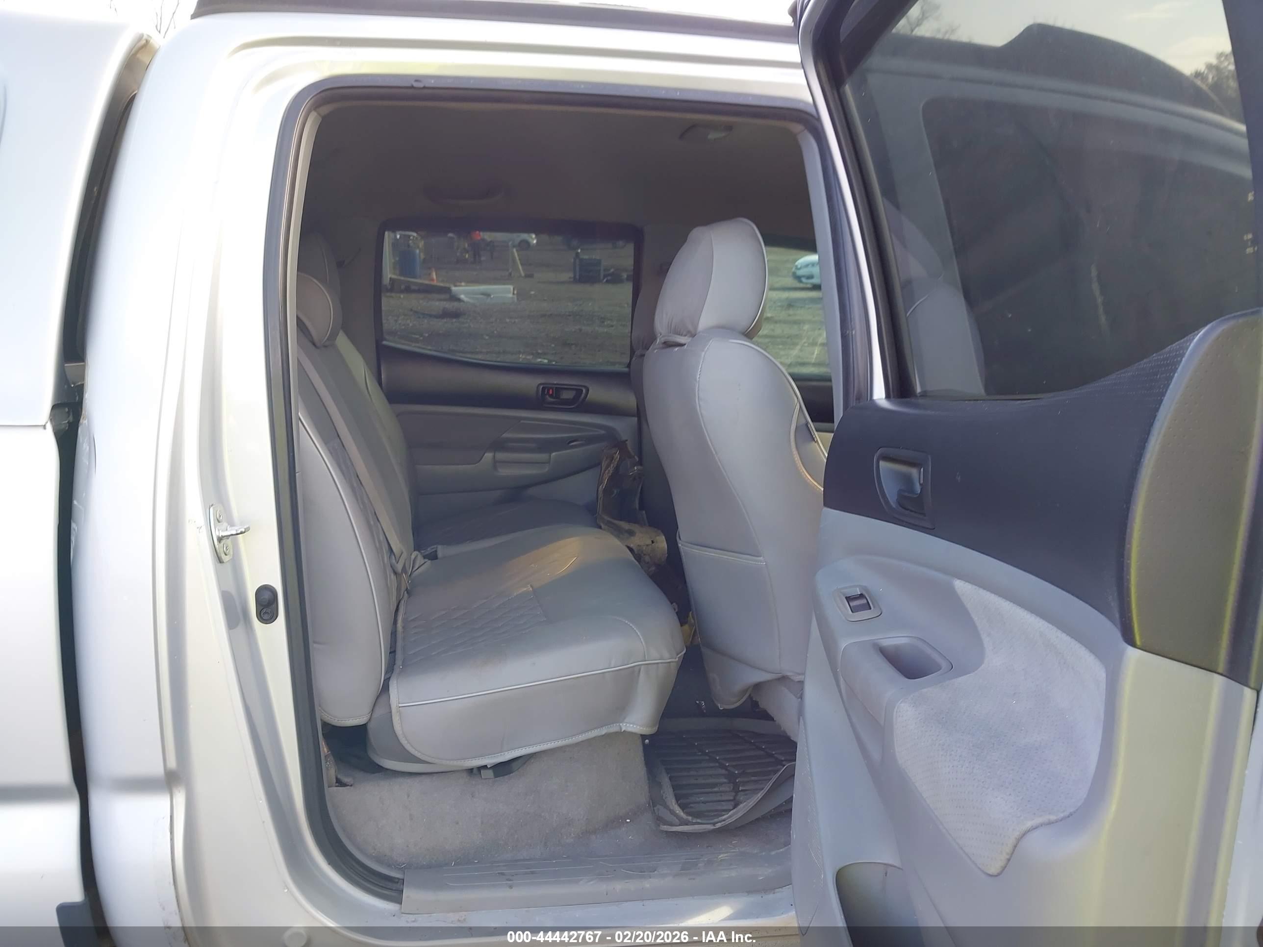 TOYOTA TACOMA image 8