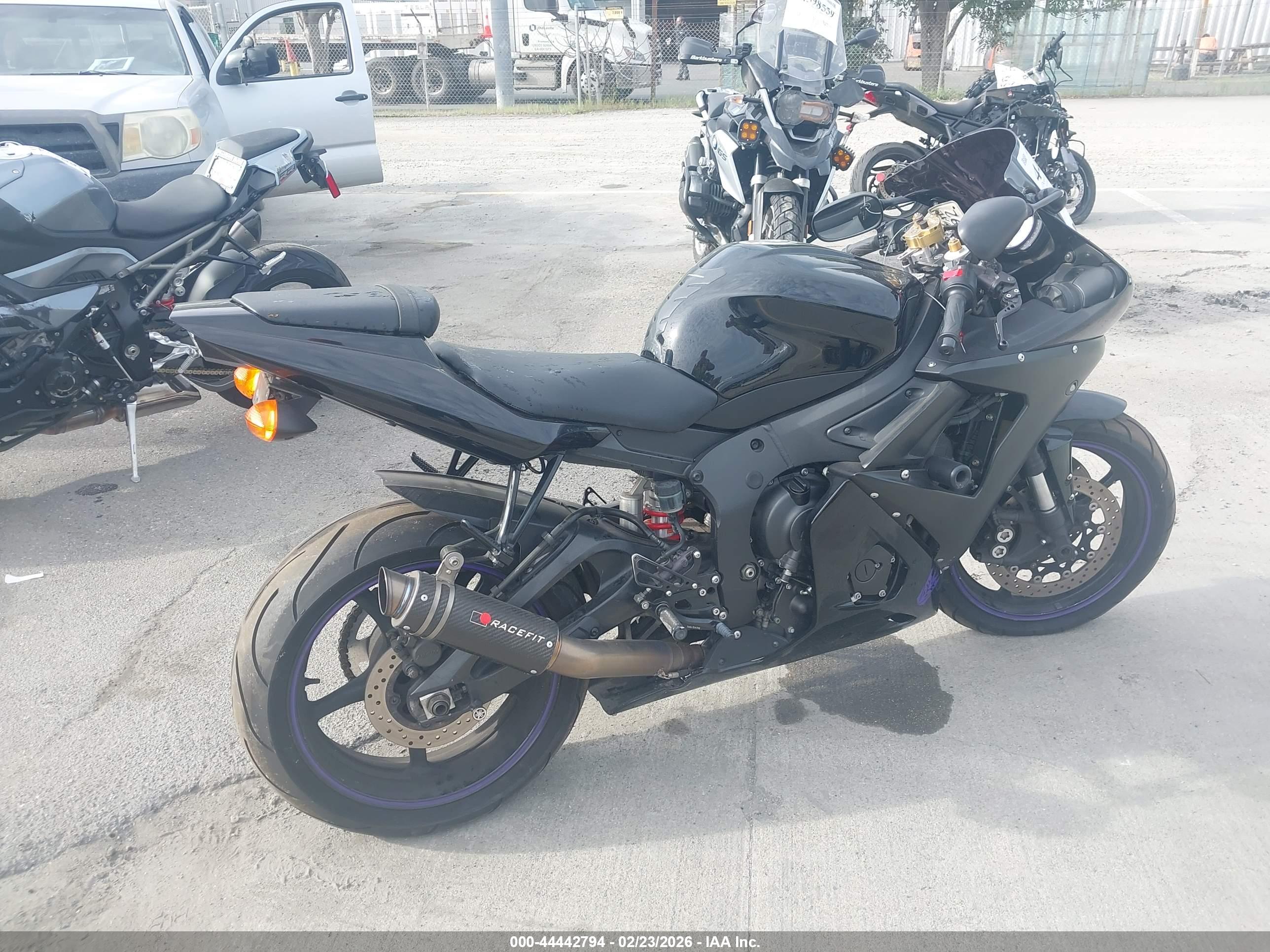 YAMAHA YZFR6 image 4