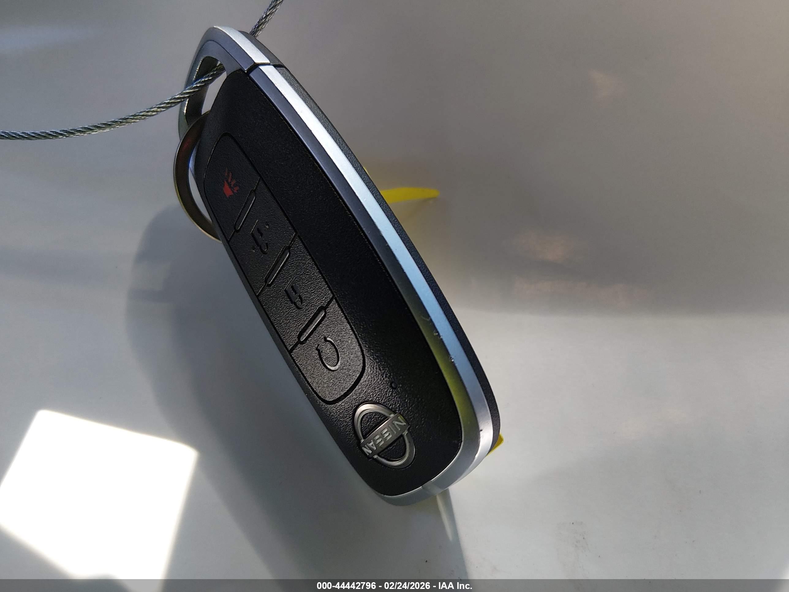 NISSAN ROGUE image 11