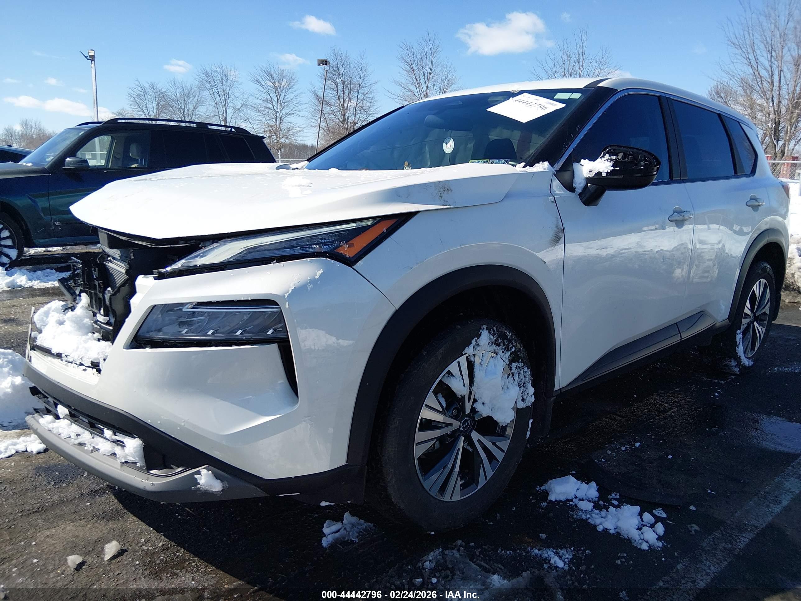NISSAN ROGUE image 2