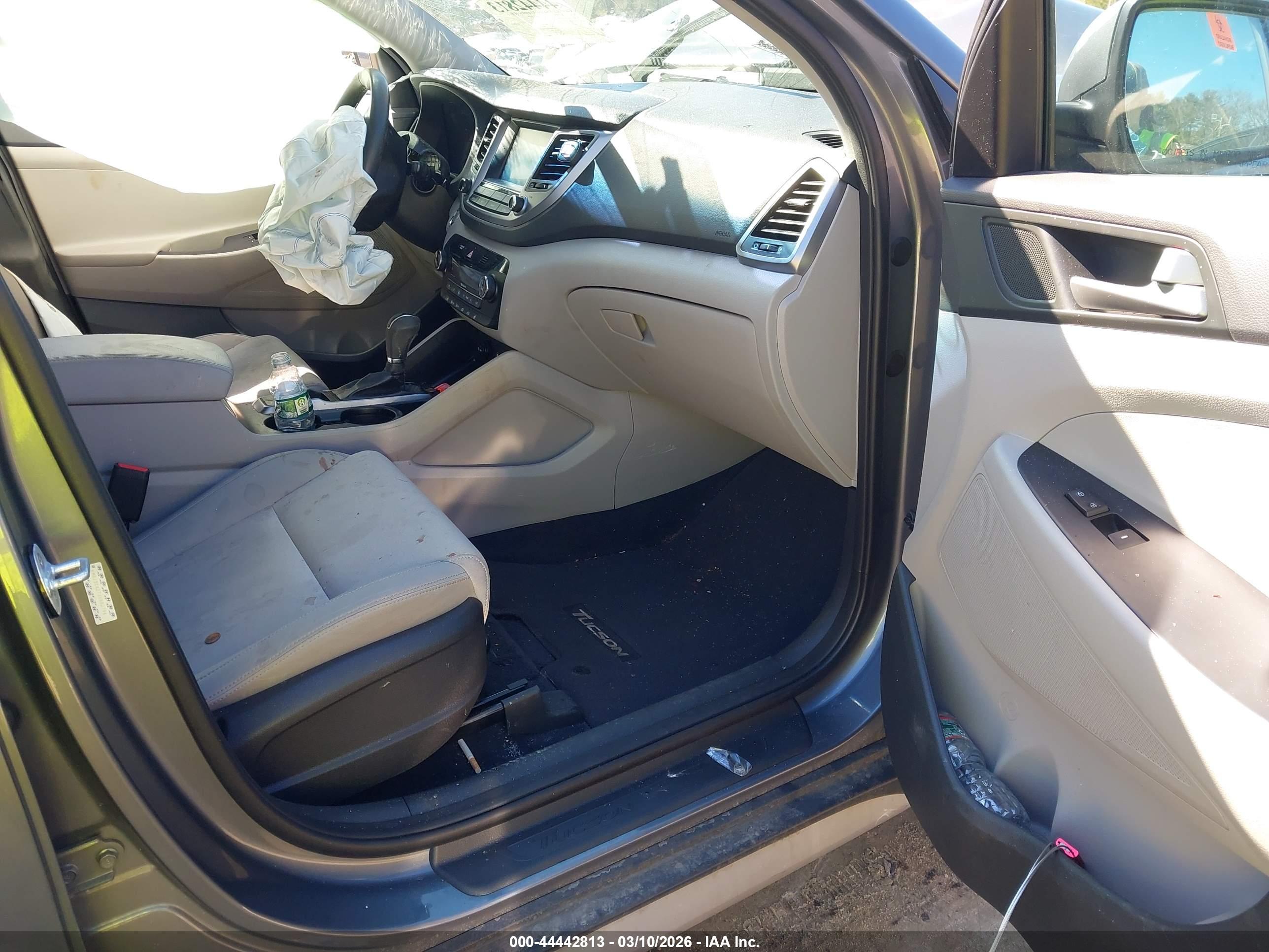 HYUNDAI TUCSON image 5