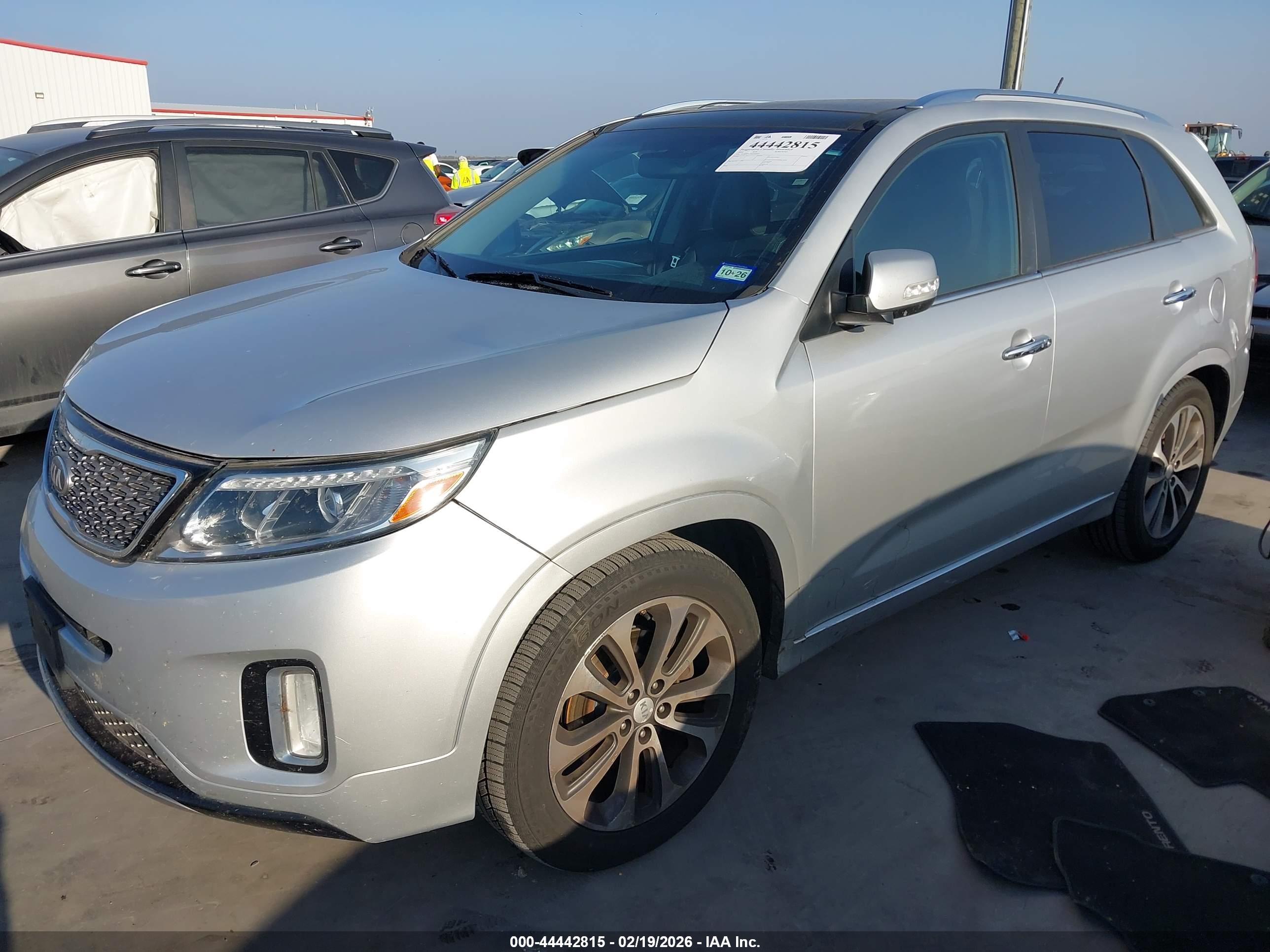 KIA SORENTO image 2