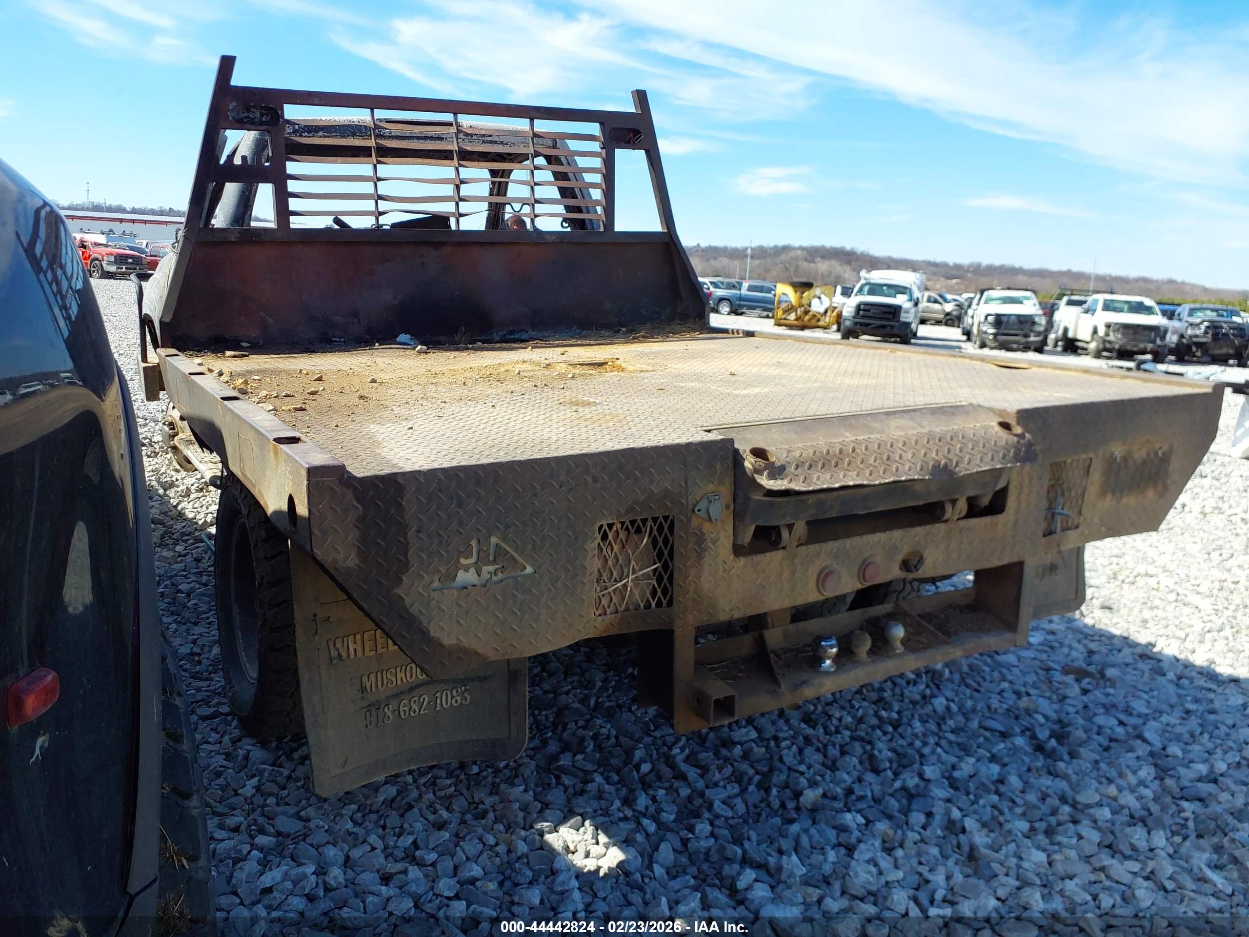 GMC SIERRA image 3