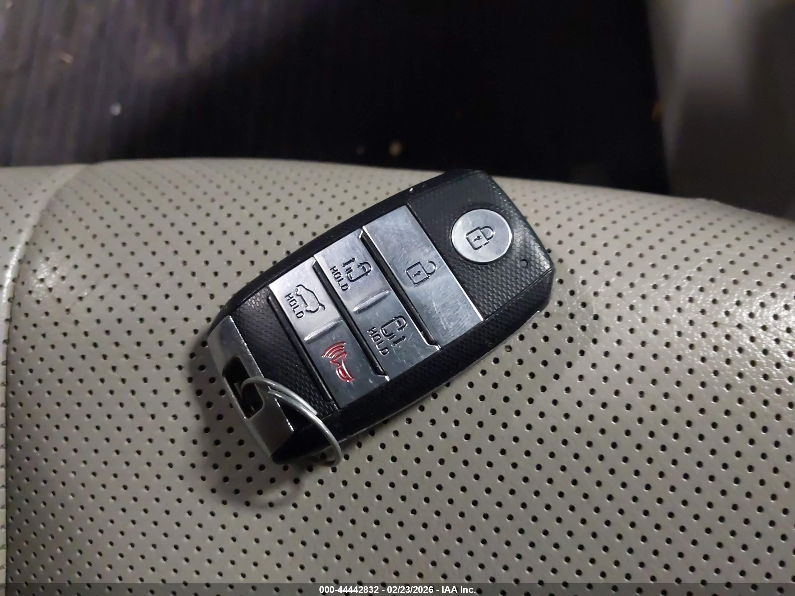 KIA SEDONA image 11