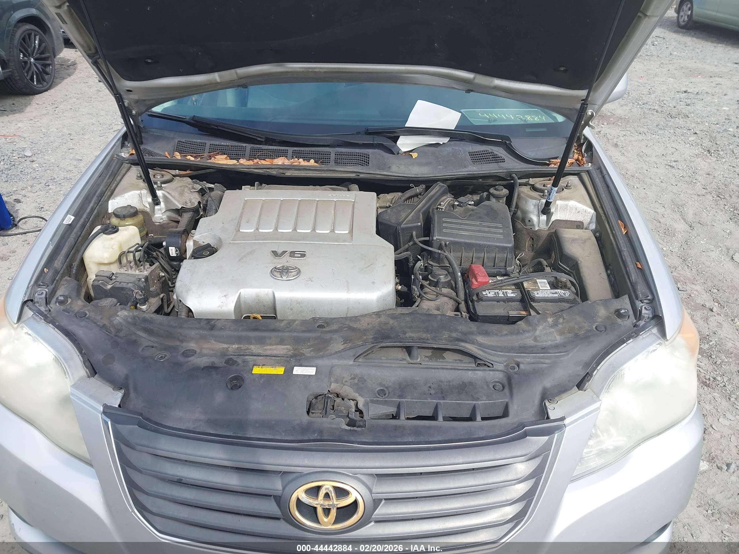 TOYOTA AVALON image 10