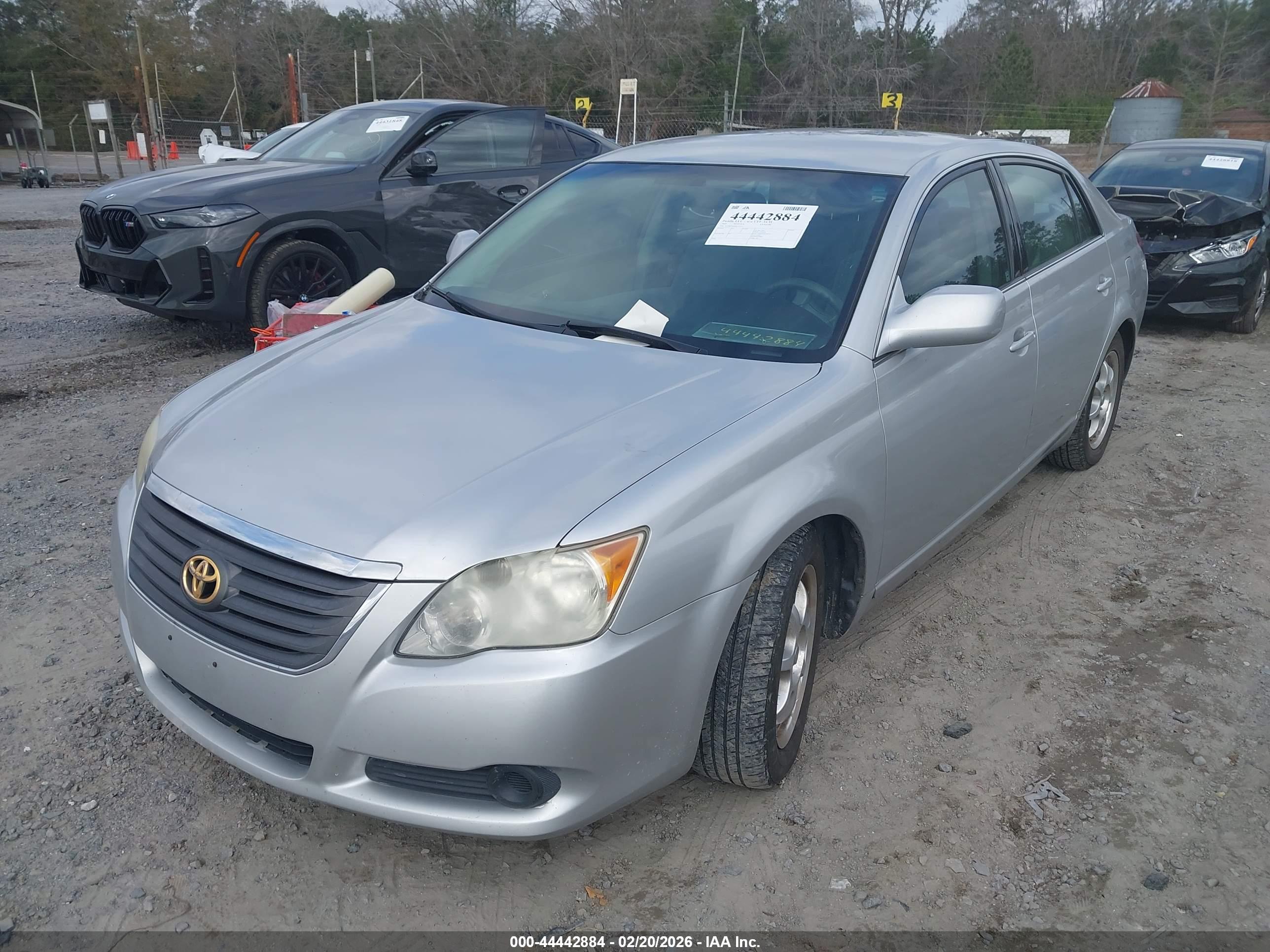 TOYOTA AVALON image 6