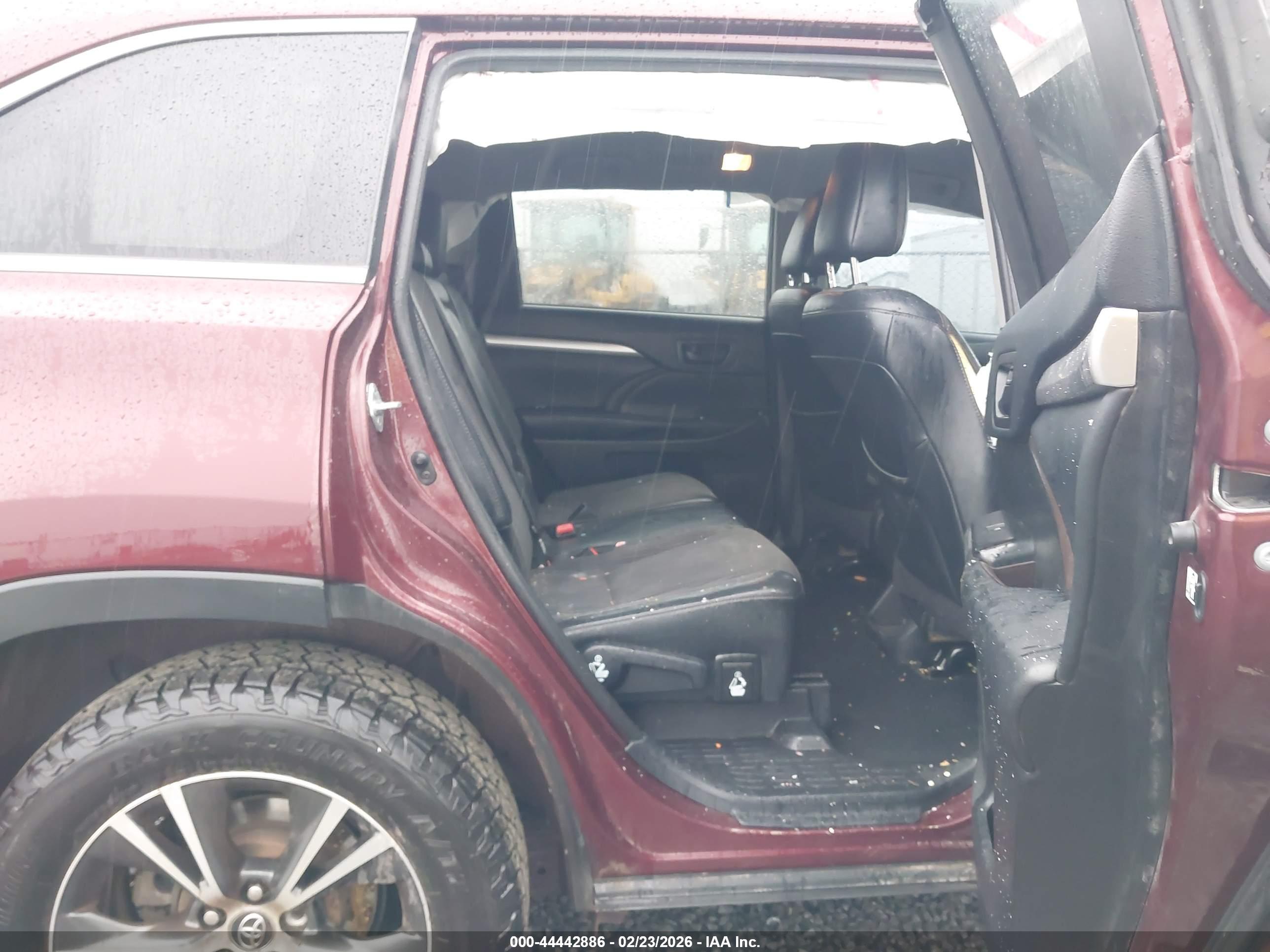 TOYOTA HIGHLANDER image 8