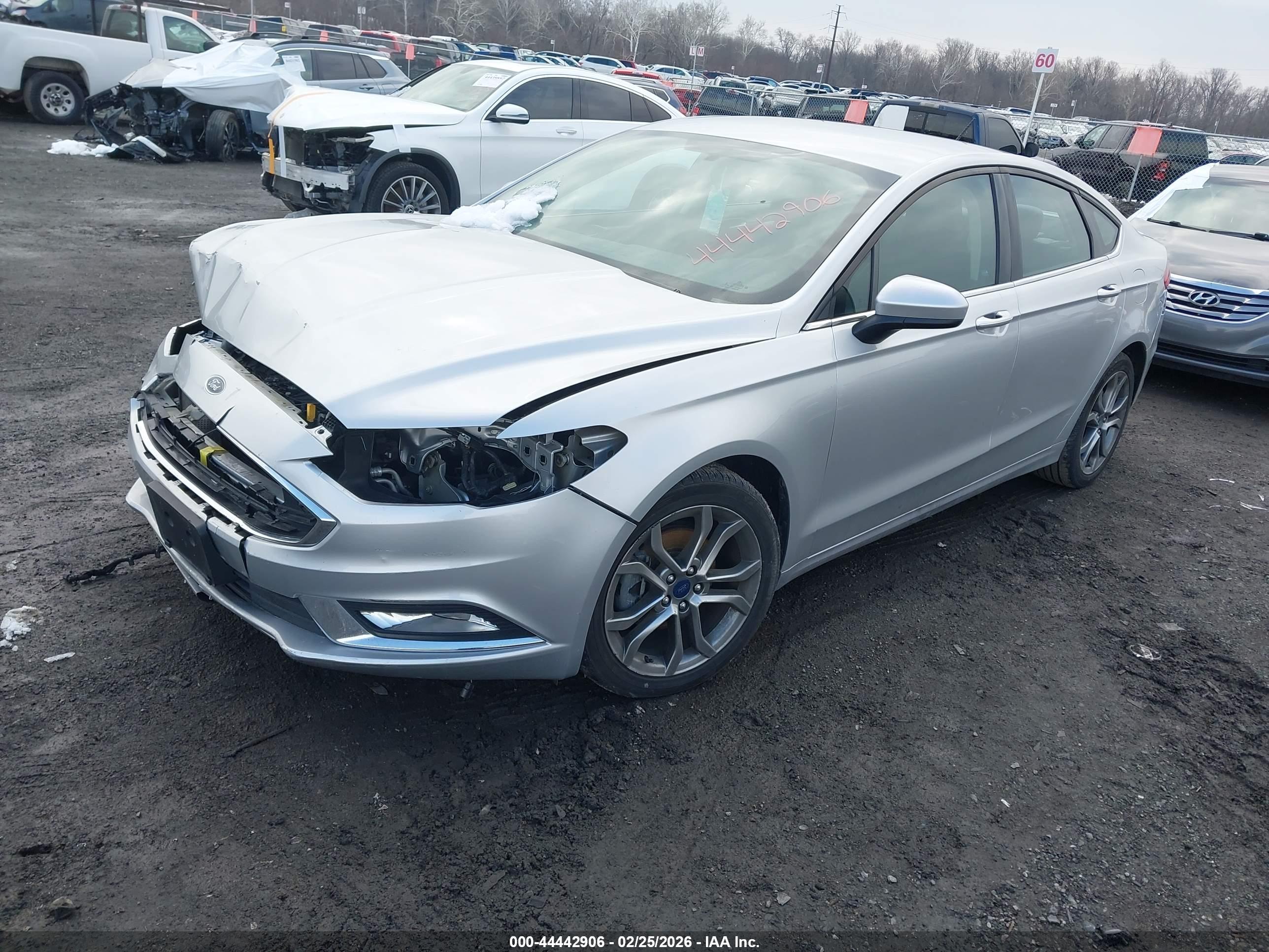 FORD FUSION image 2