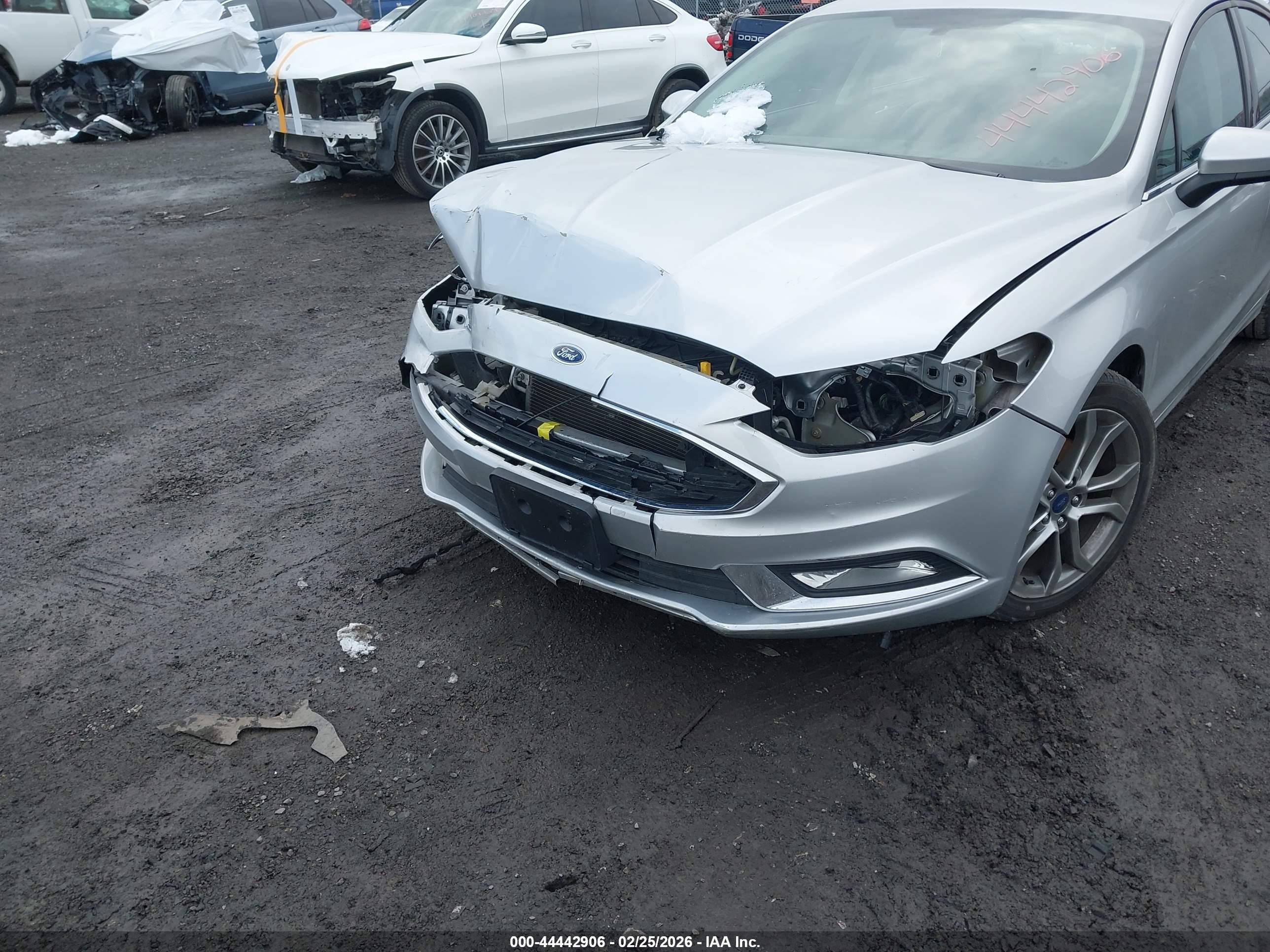 FORD FUSION image 6