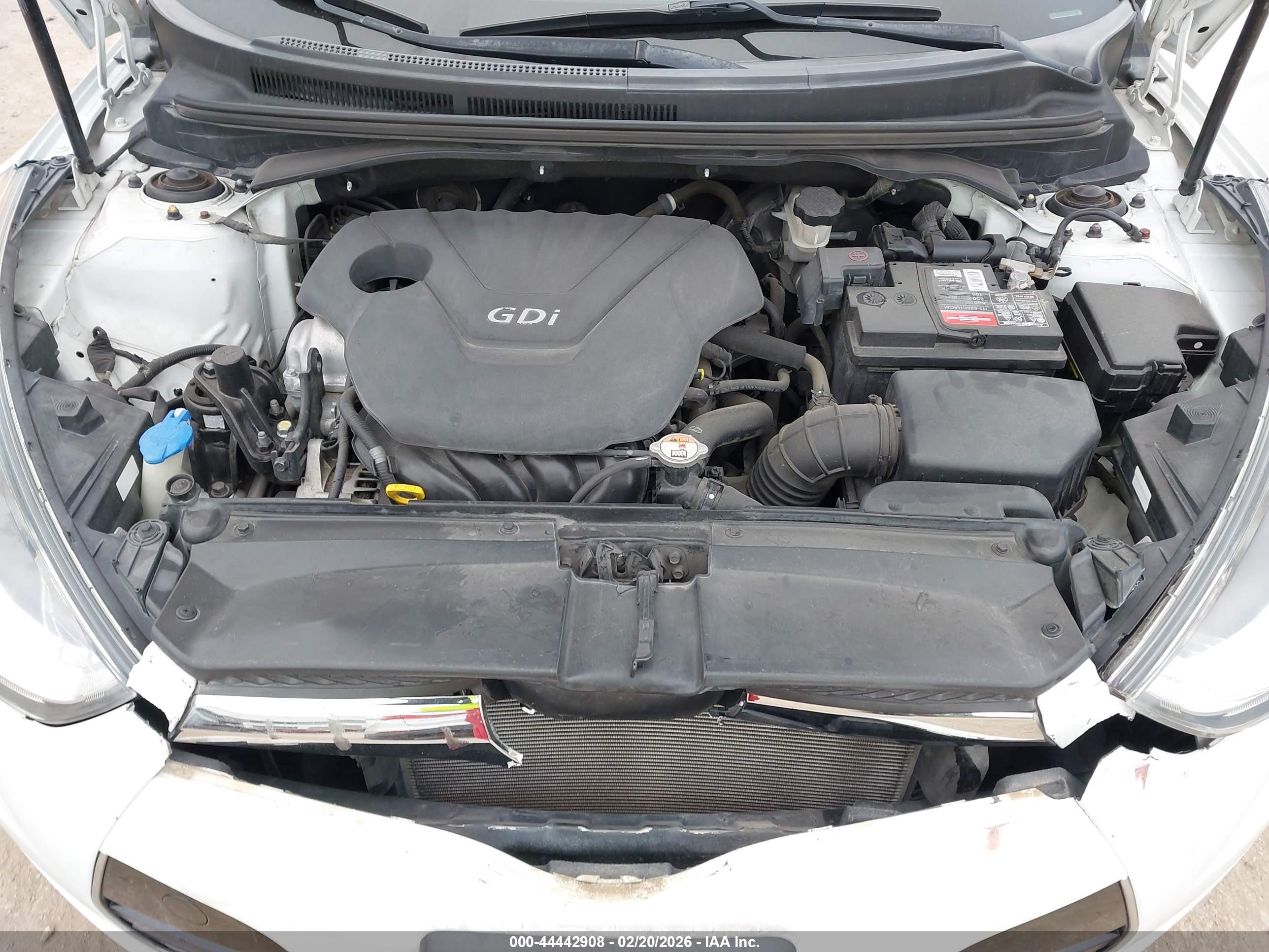 HYUNDAI VELOSTER image 10