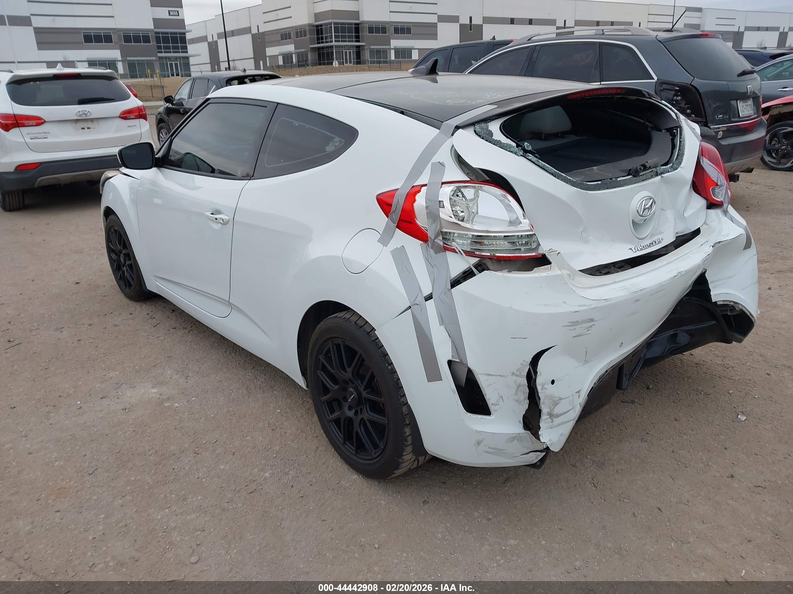 HYUNDAI VELOSTER image 3