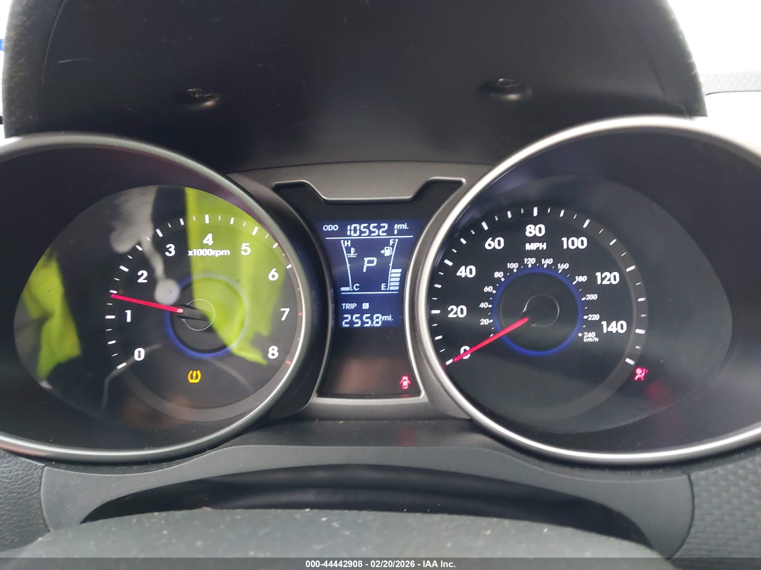 HYUNDAI VELOSTER image 7