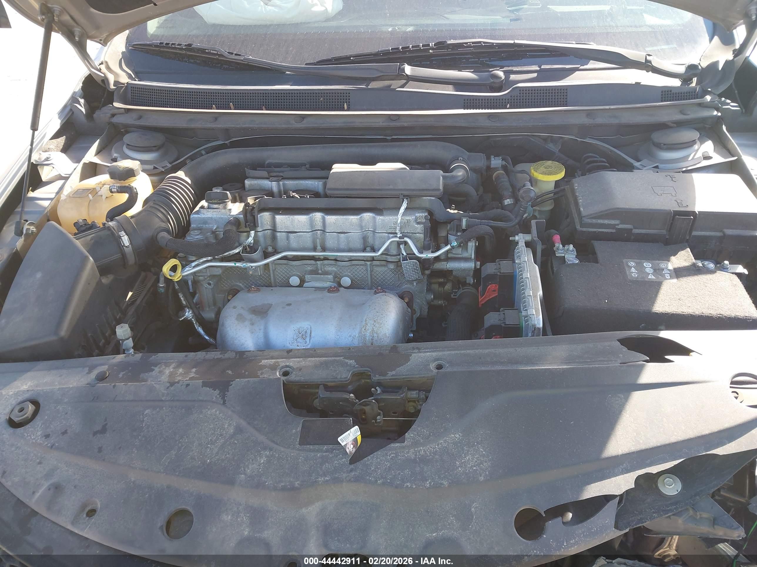 CHRYSLER 200 image 10