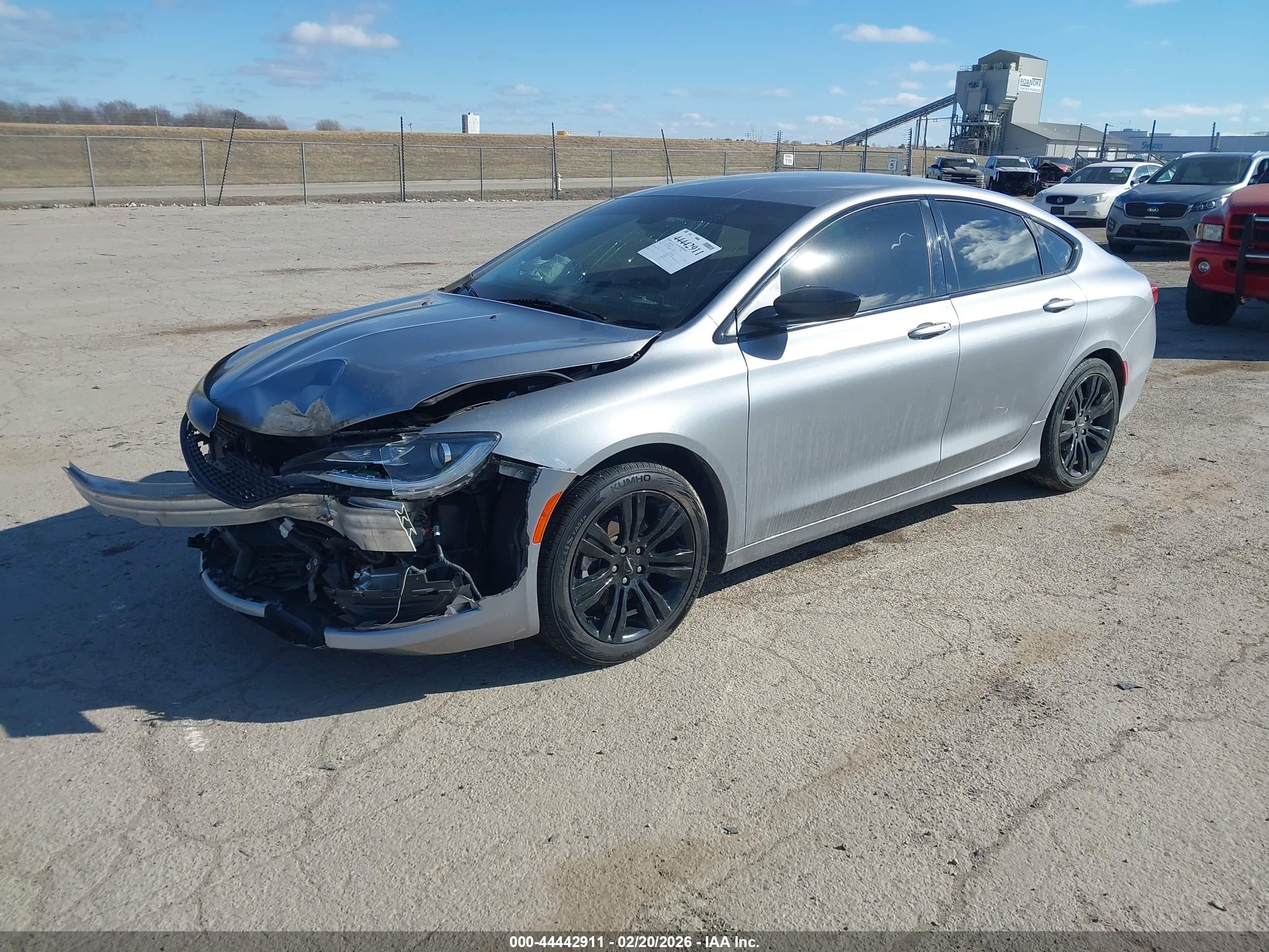 CHRYSLER 200 image 2