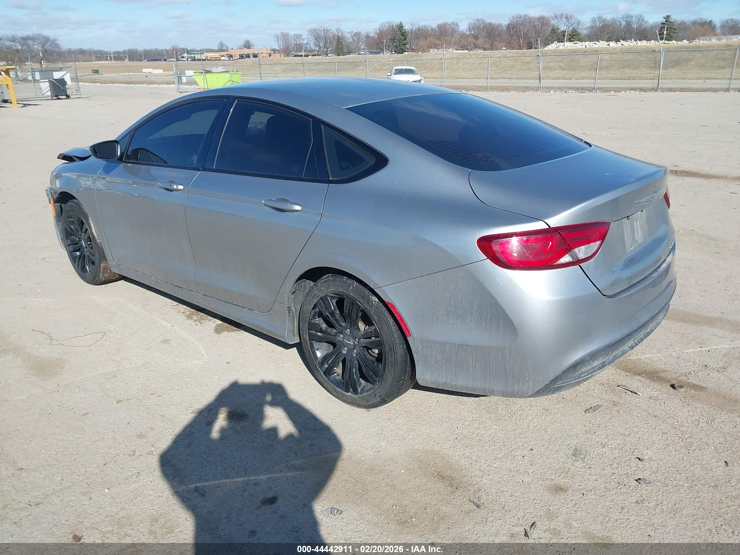 CHRYSLER 200 image 3