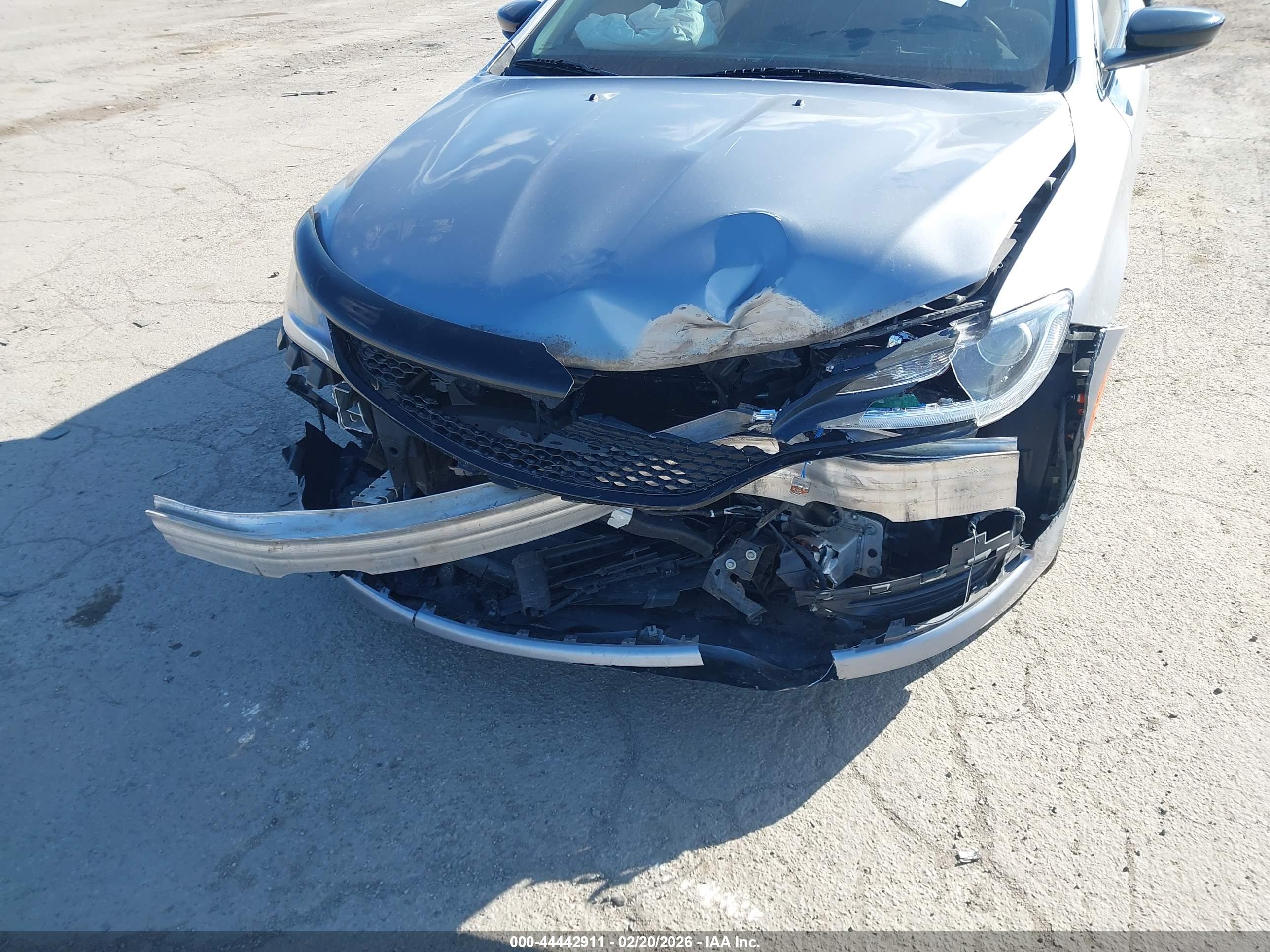 CHRYSLER 200 image 6