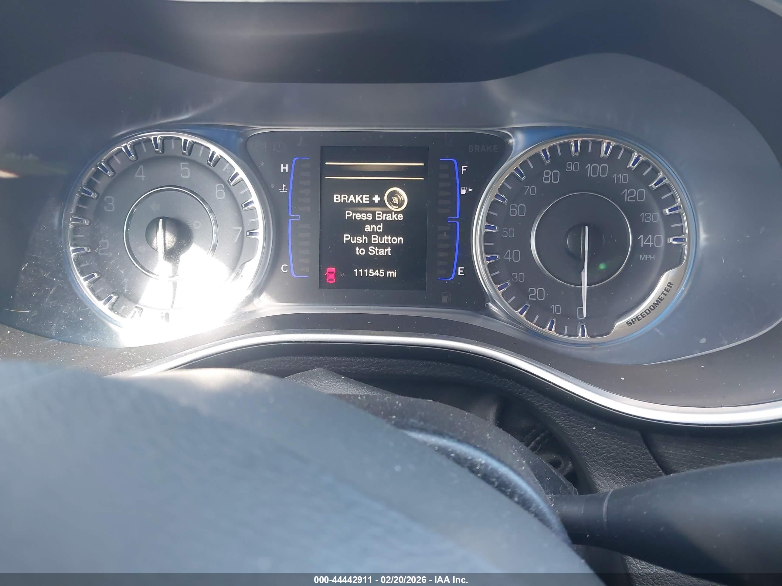 CHRYSLER 200 image 7