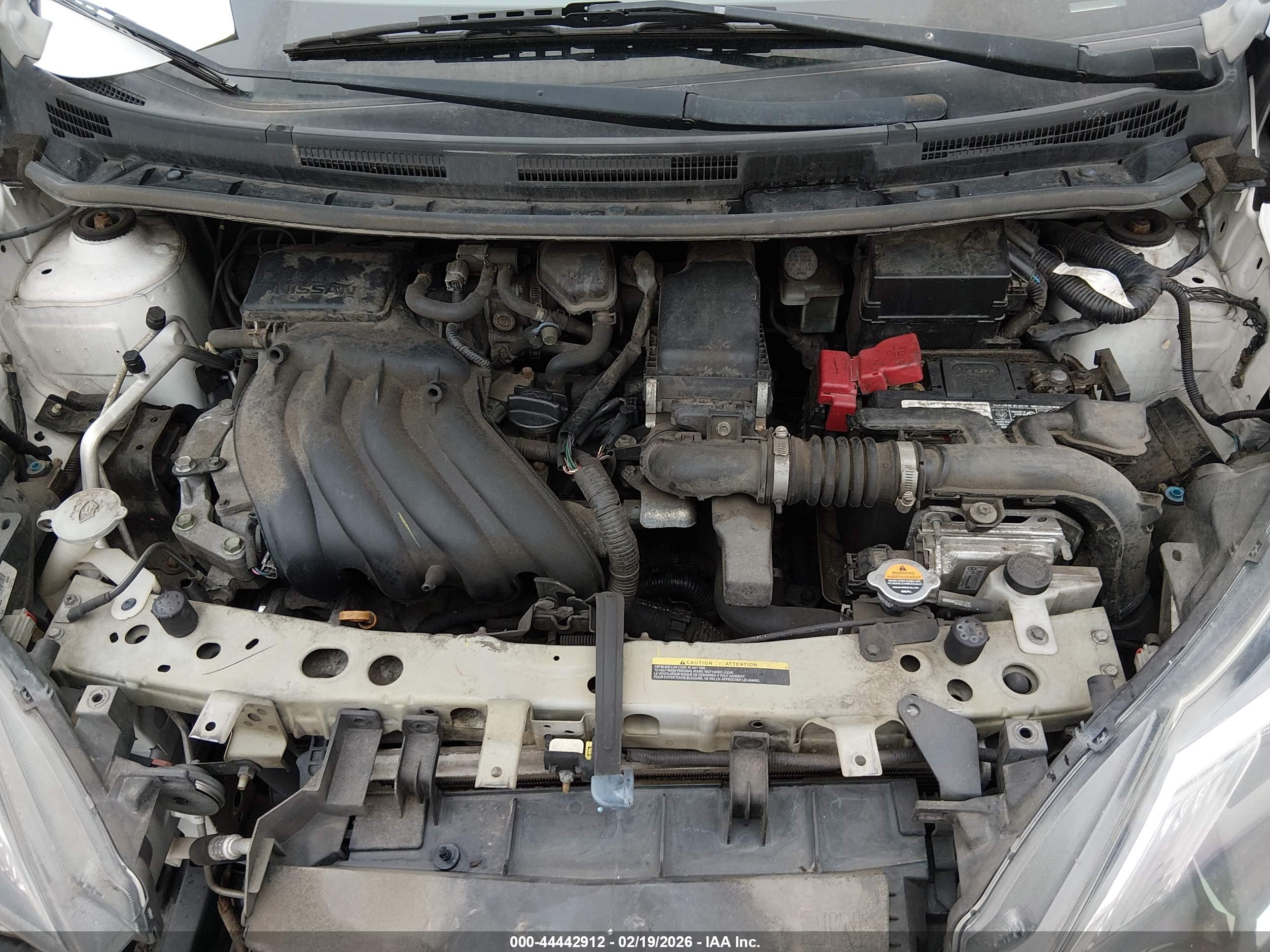 NISSAN VERSA image 10
