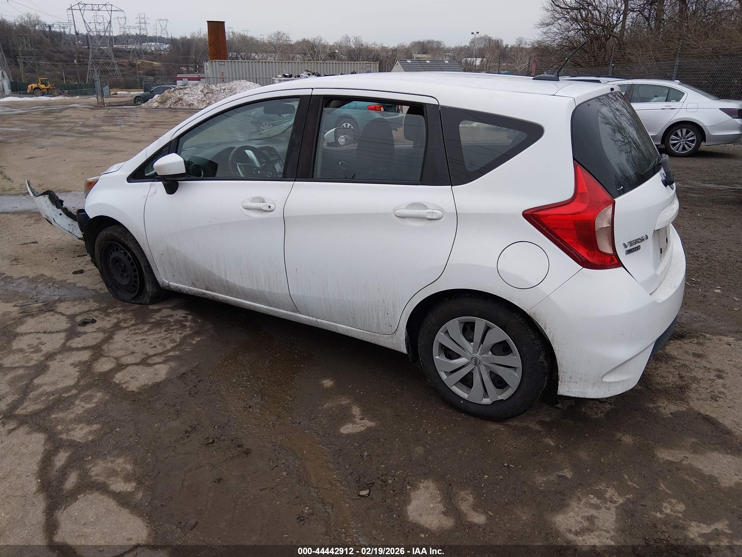 NISSAN VERSA image 3