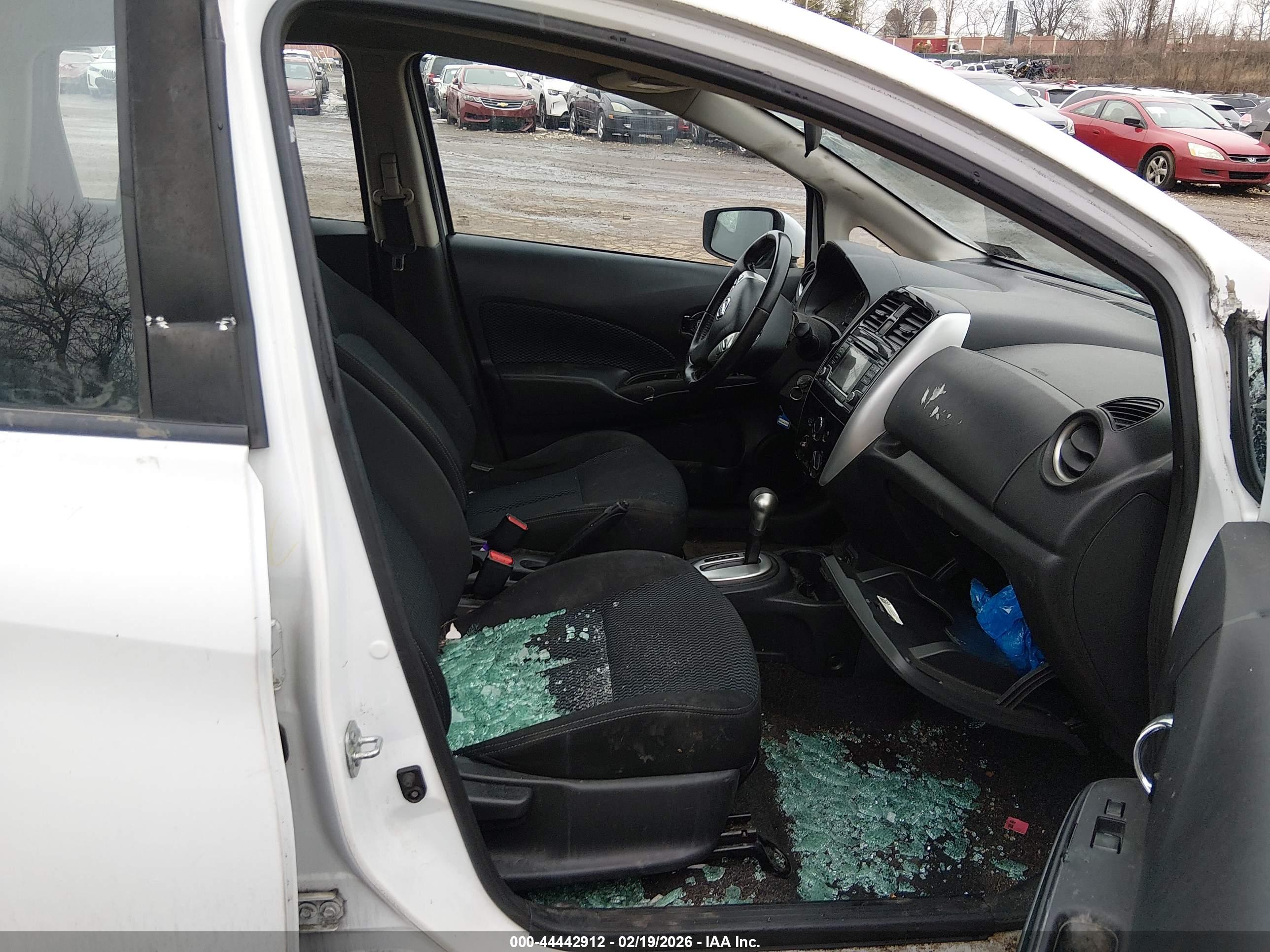 NISSAN VERSA image 5