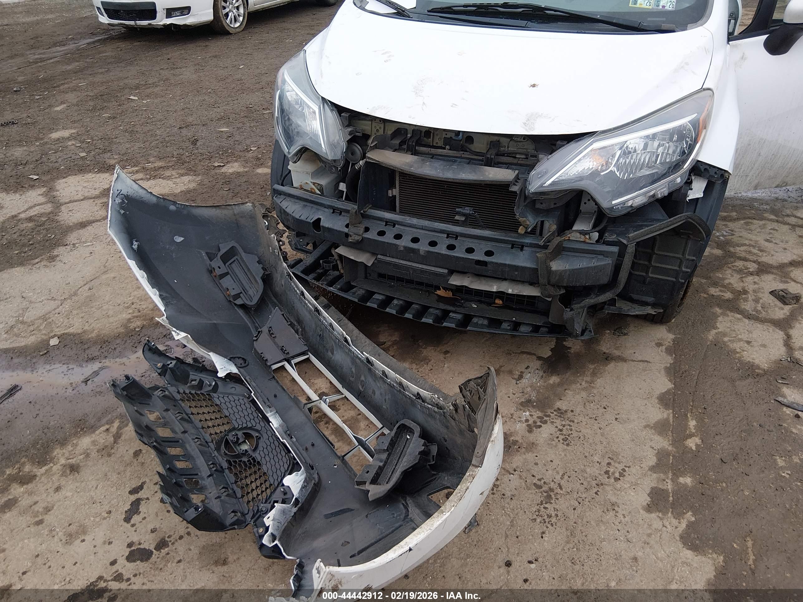NISSAN VERSA image 6