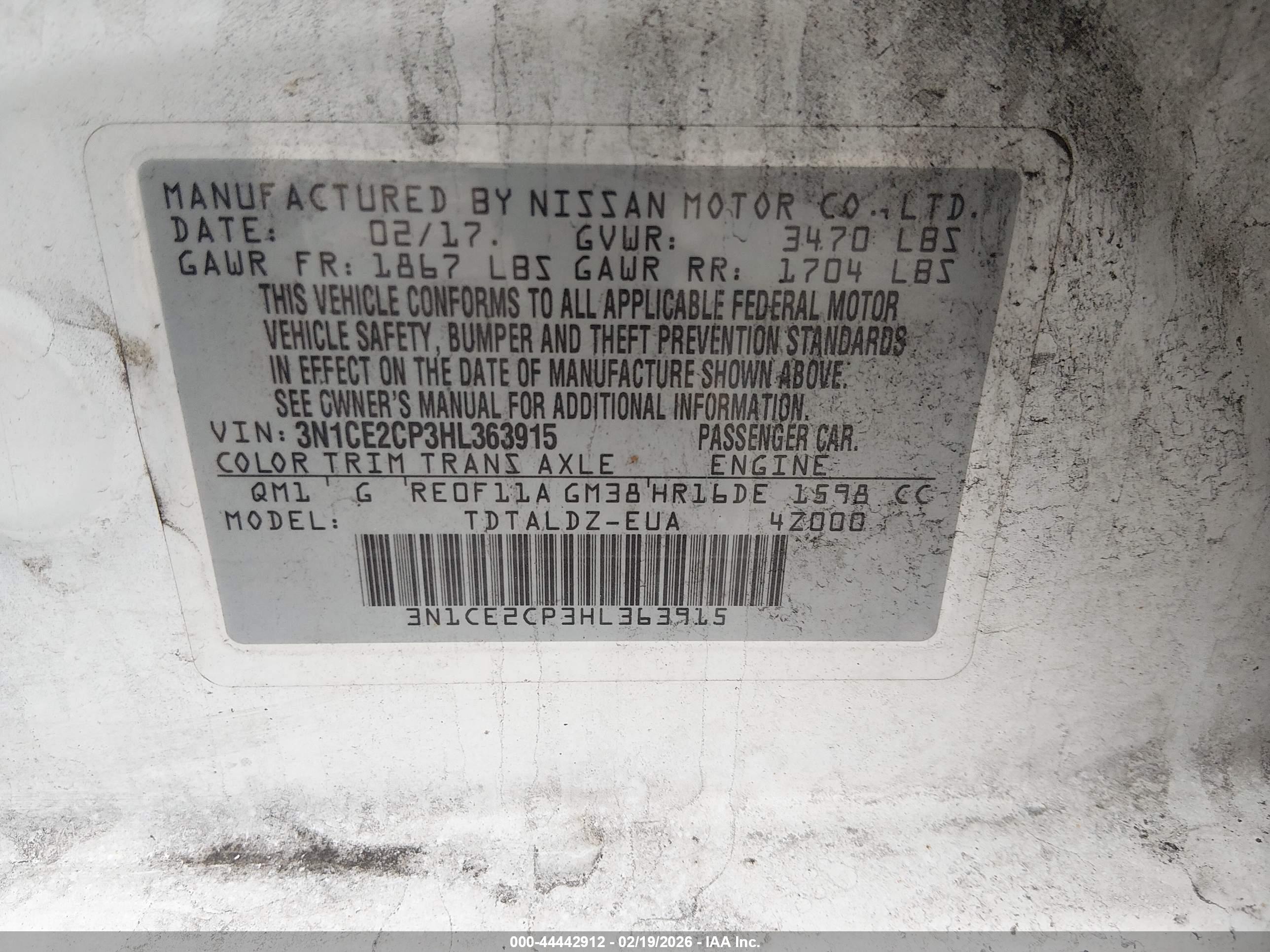 NISSAN VERSA image 9