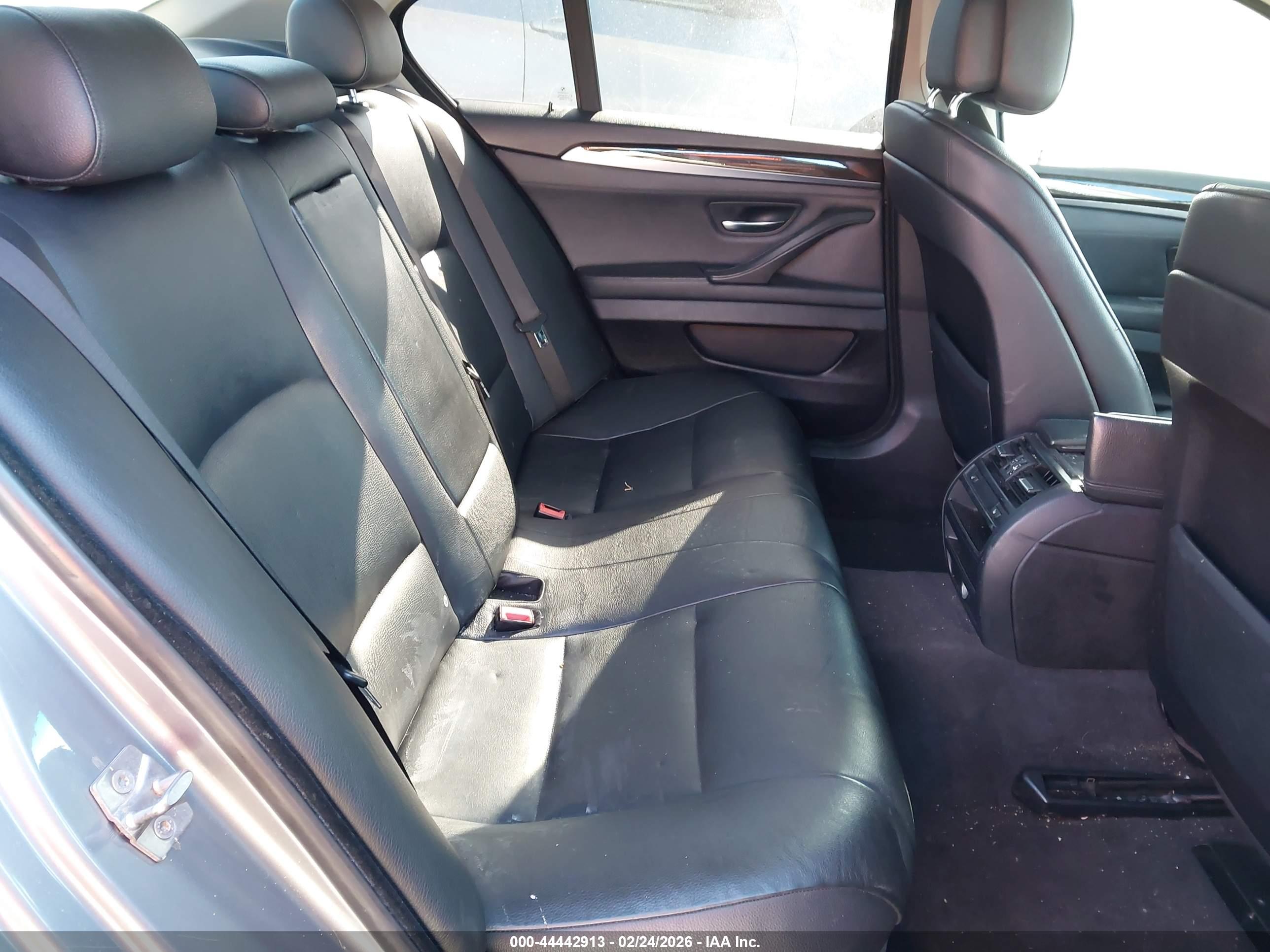 BMW 535I image 8