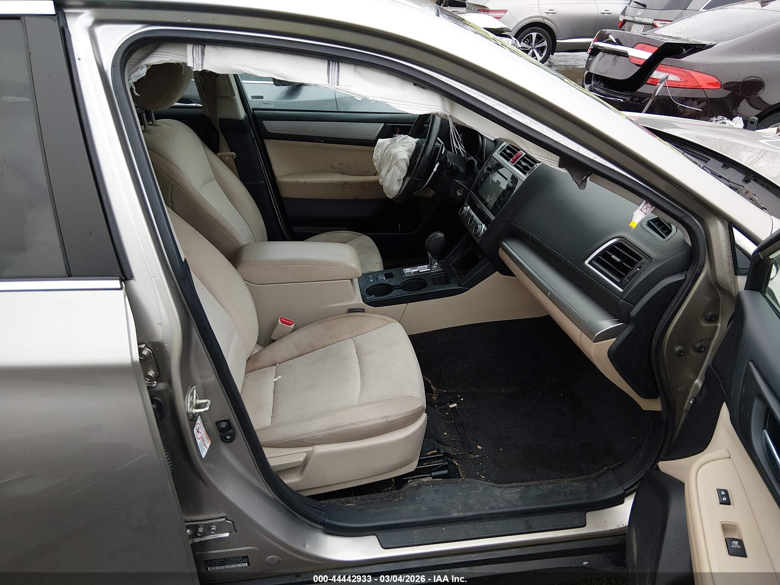 SUBARU OUTBACK image 5